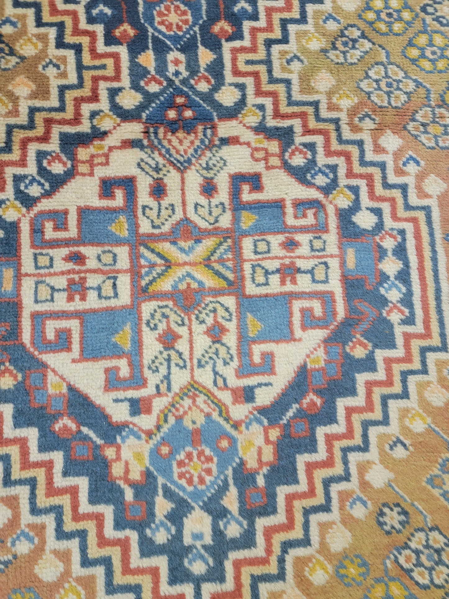 Hand-Knotted Wool Rug Shiraz Yalameh 3'6" x 4'10"