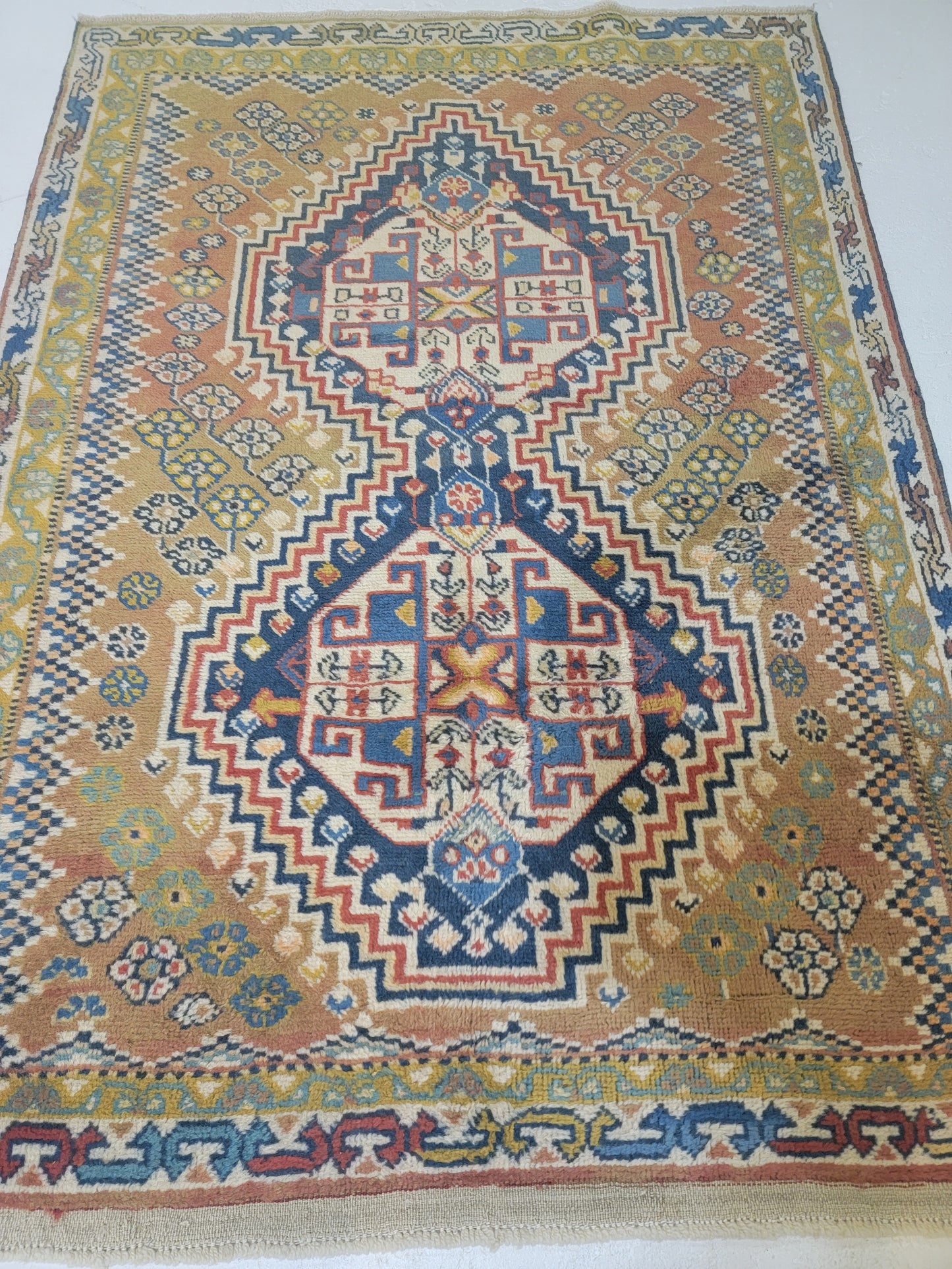 Hand-Knotted Wool Rug Shiraz Yalameh 3'6" x 4'10"