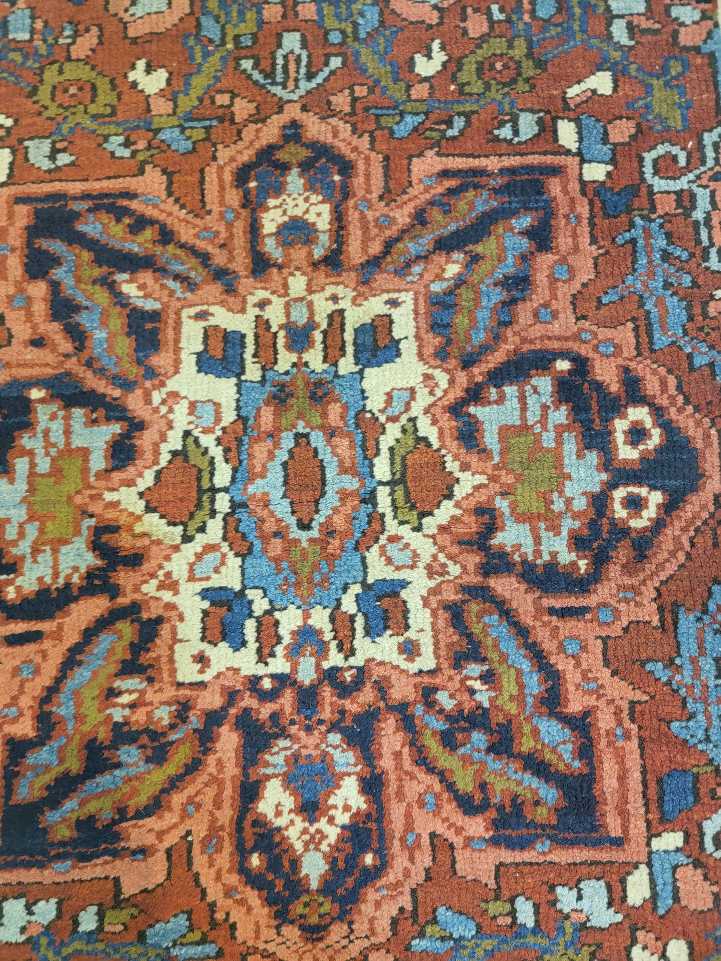 Hand-Knotted Wool Rug Heriz 3'5" x 4'2"