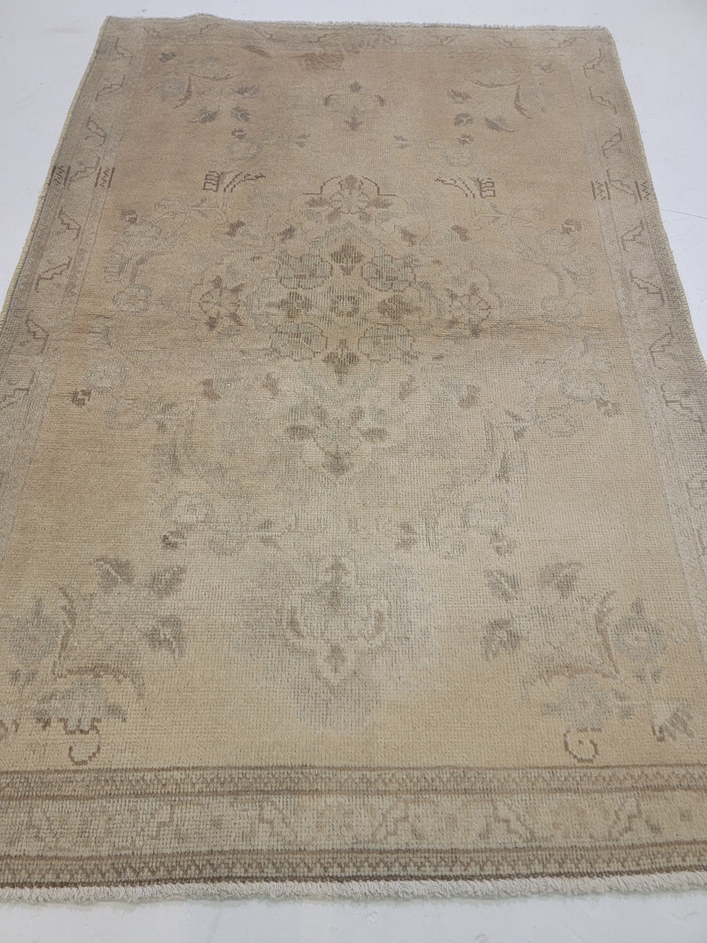Hand-Knotted Wool Rug Tabriz 3'4" x 4'10"