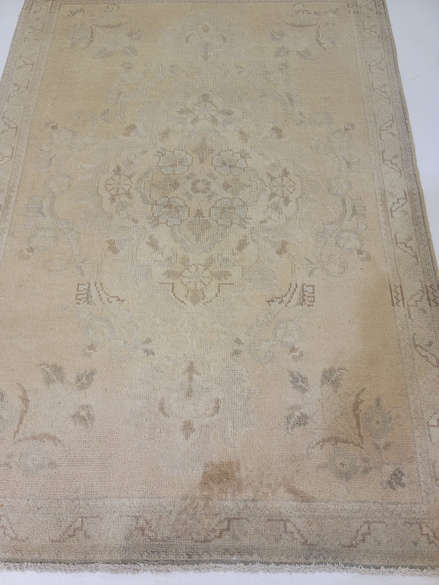 Hand-Knotted Wool Rug Tabriz 3'4" x 4'10"