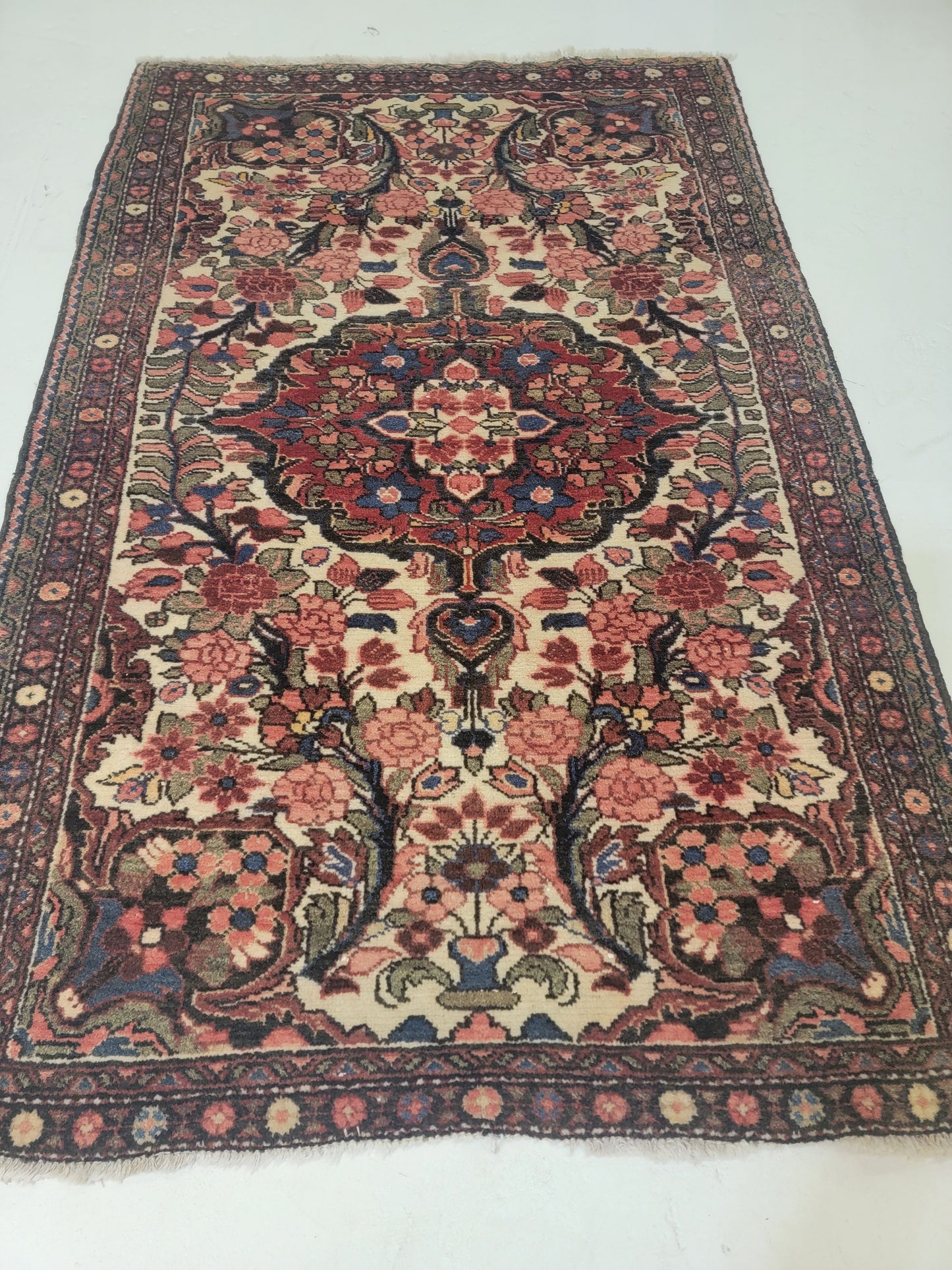 Hand-Knotted Wool Rug Hamedan Borchaloo 3'3" x 5'2"
