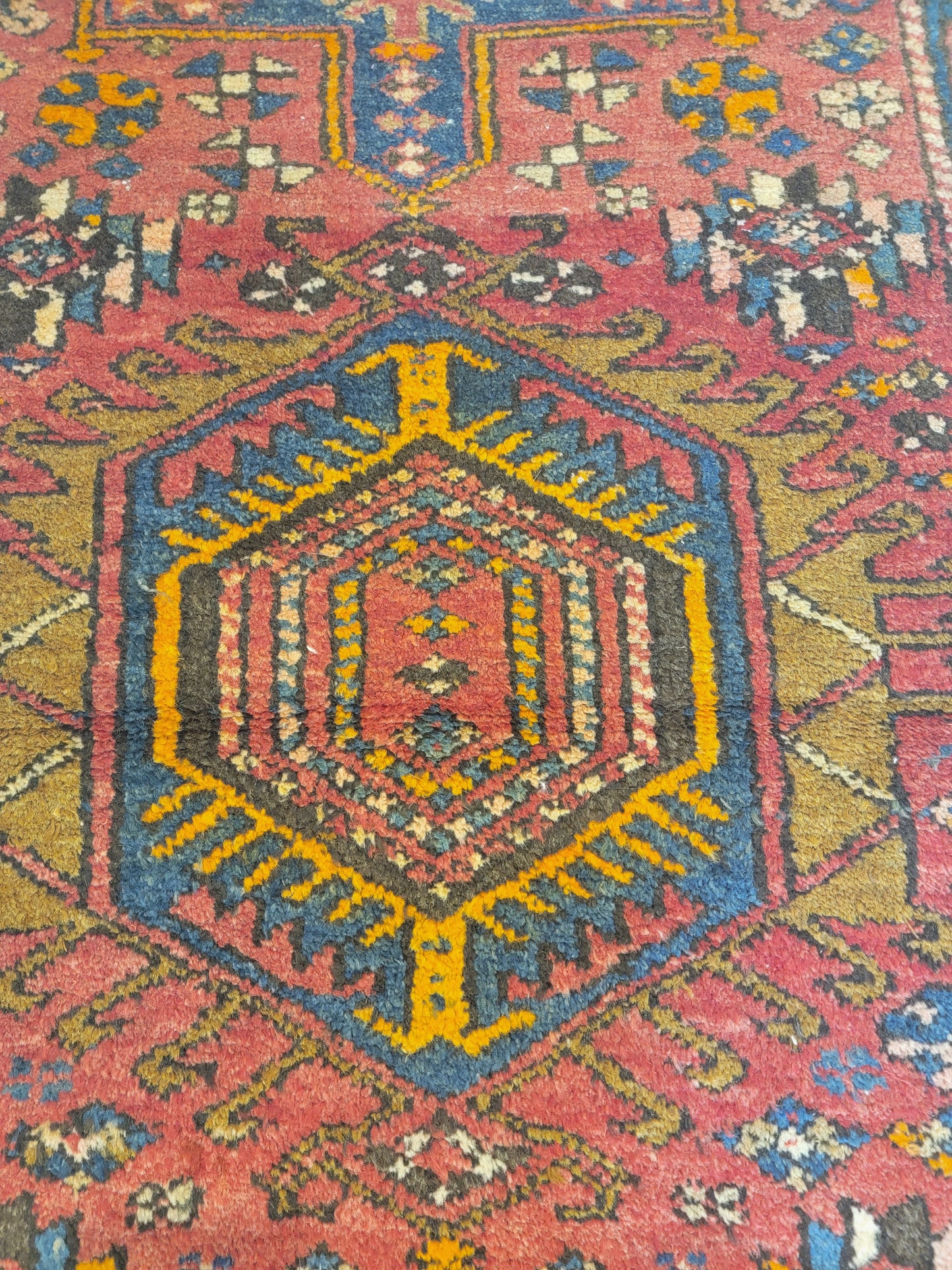 Hand-Knotted Wool Rug Heriz Karajeh 3'3" x 5'5"