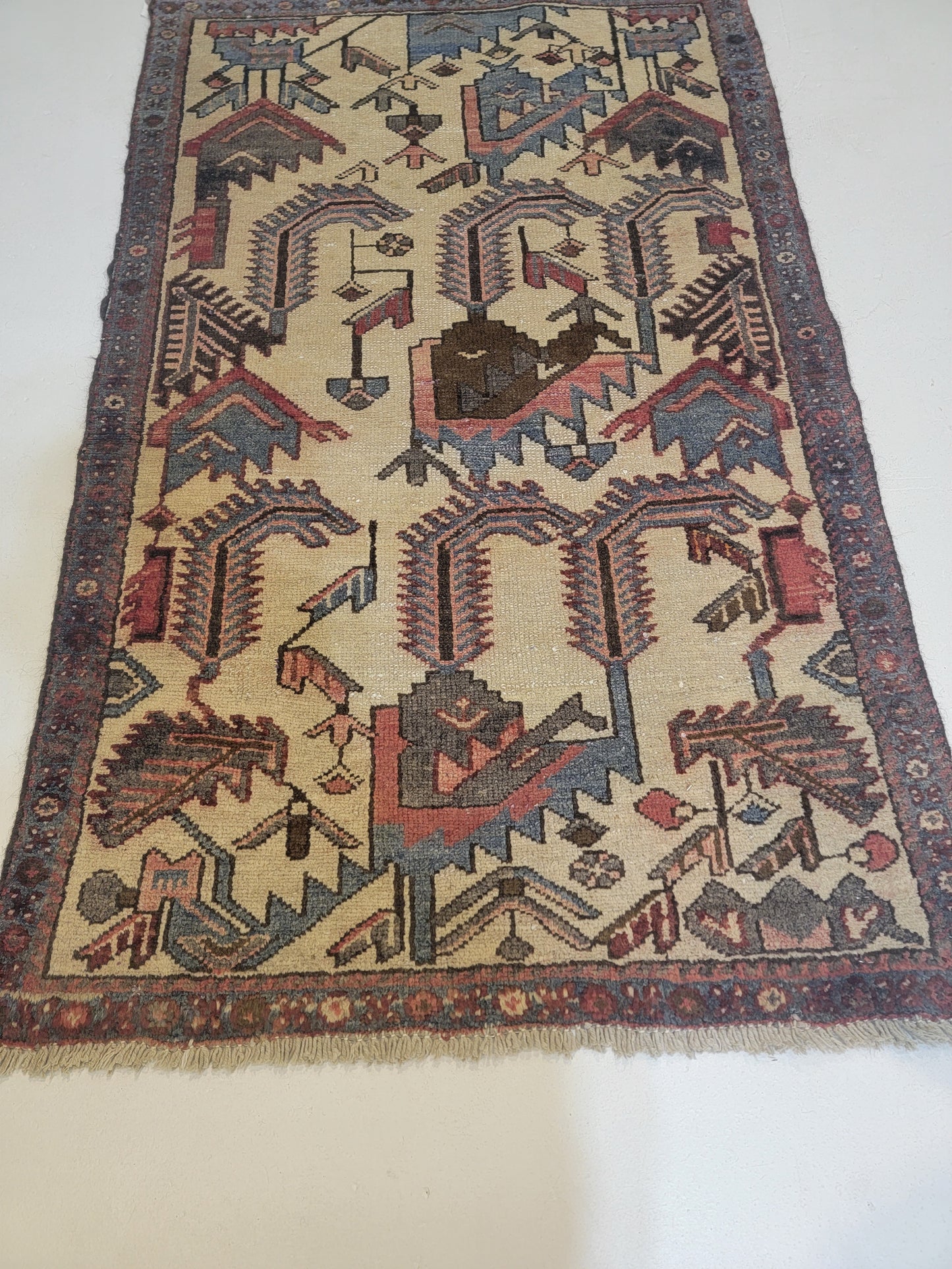 Hand-Knotted Wool Rug Heriz 2'5" x 4'