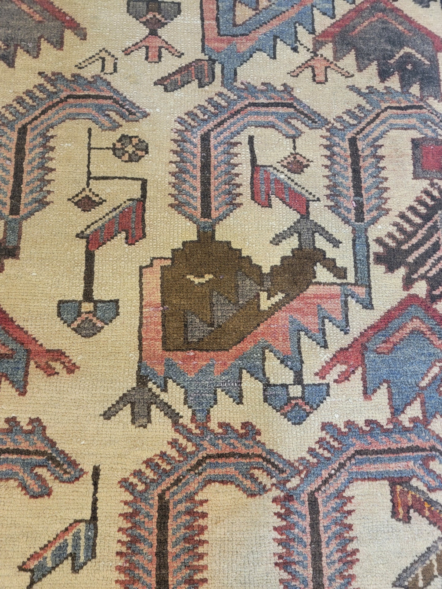 Hand-Knotted Wool Rug Heriz 2'5" x 4'