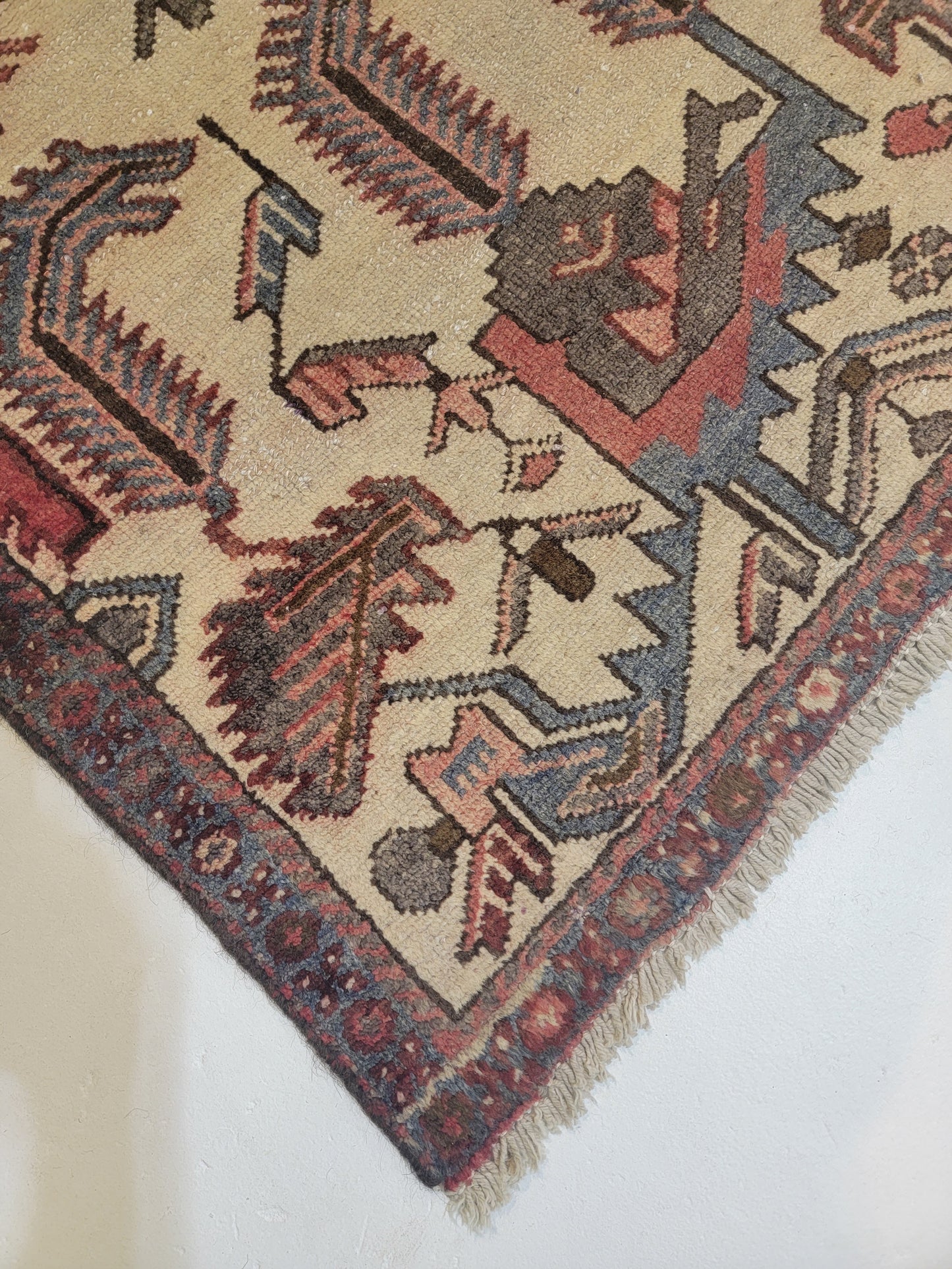 Hand-Knotted Wool Rug Heriz 2'5" x 4'