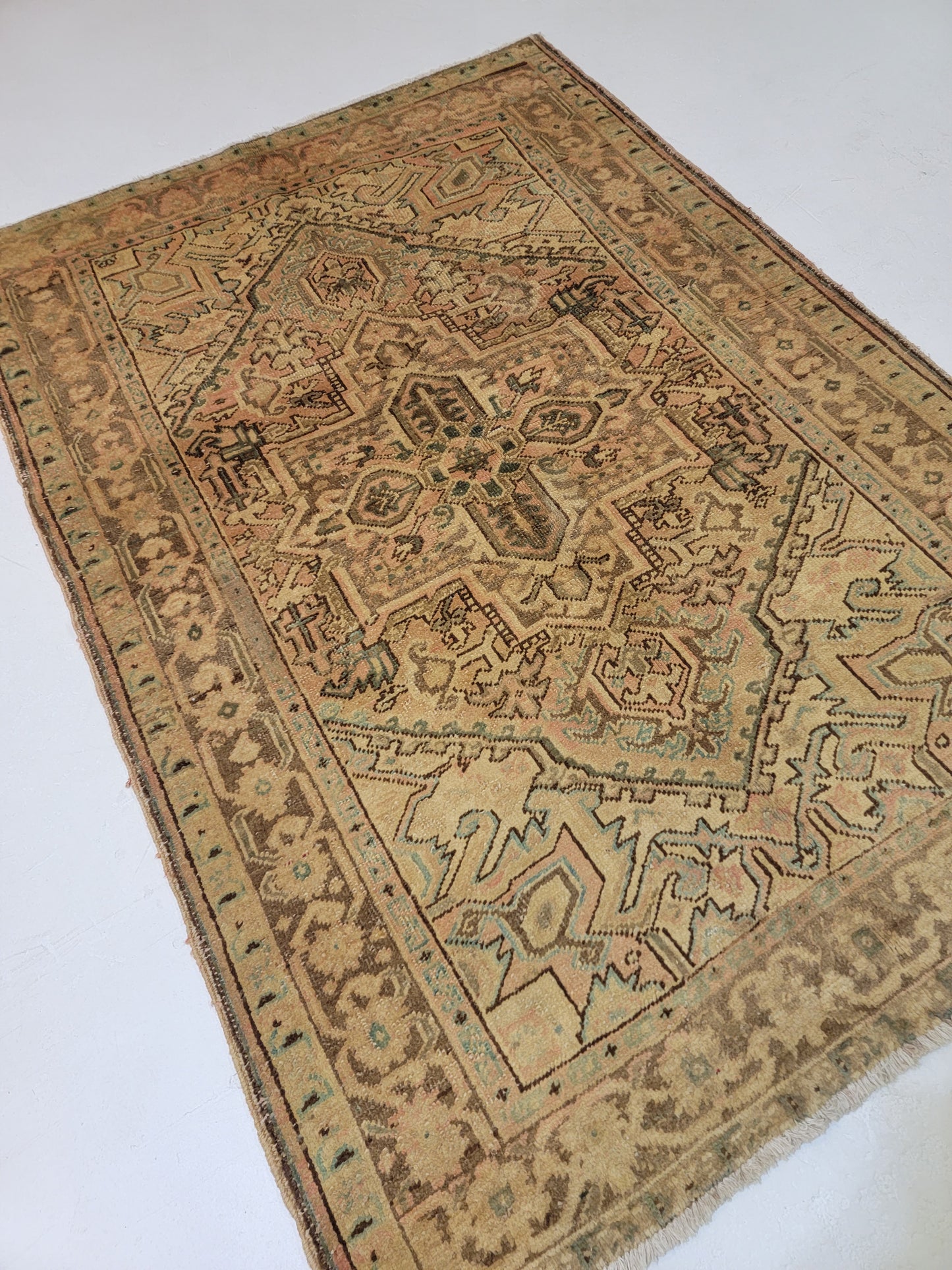 Antique Hand-Knotted Wool Area Rug Heriz 4'8" x 7'