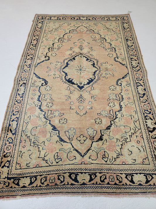 Antique Hand-Knotted Wool Area Rug Mahal 4'3" x 6'5"