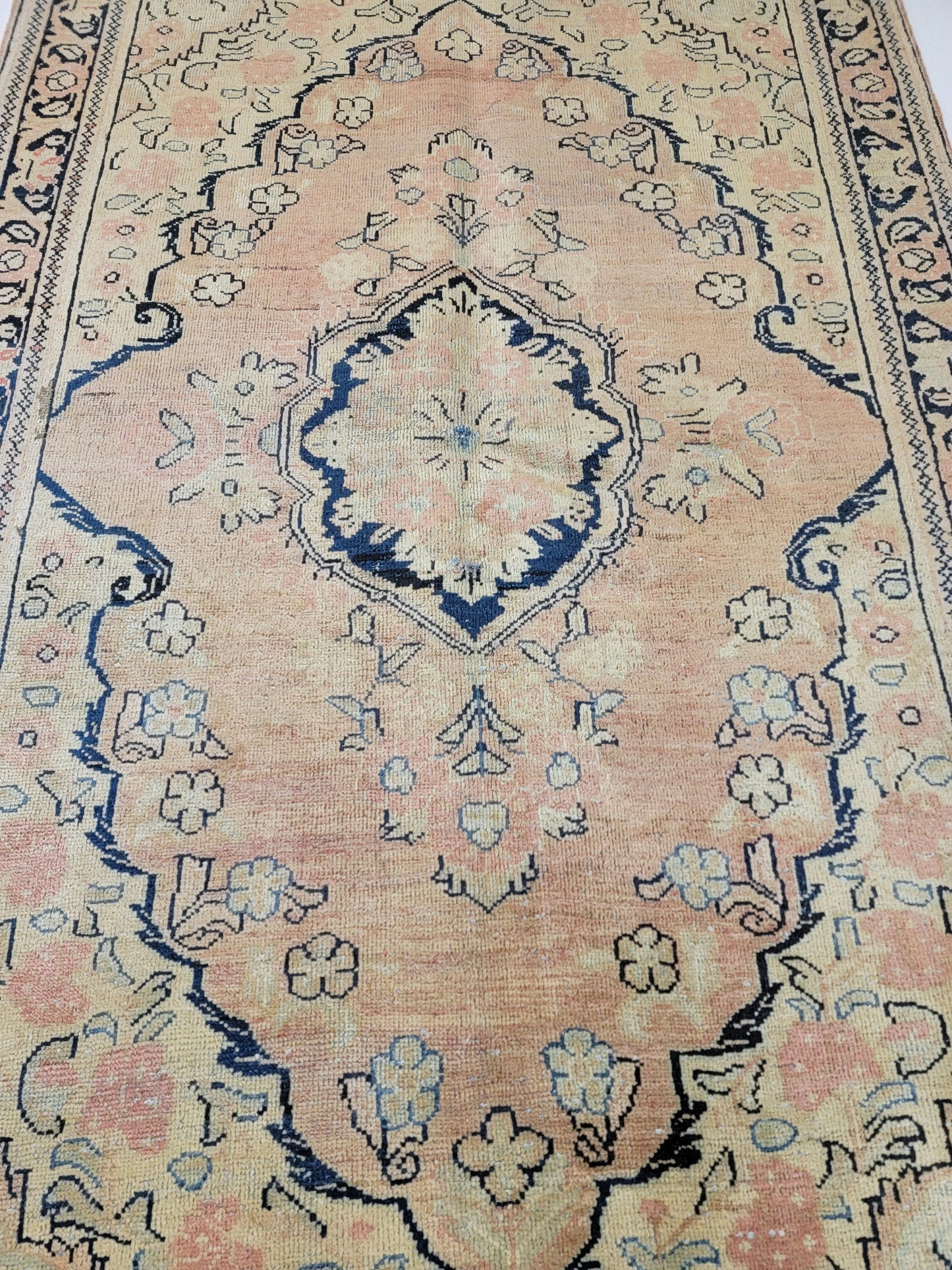 Antique Hand-Knotted Wool Area Rug Mahal 4'3" x 6'5"