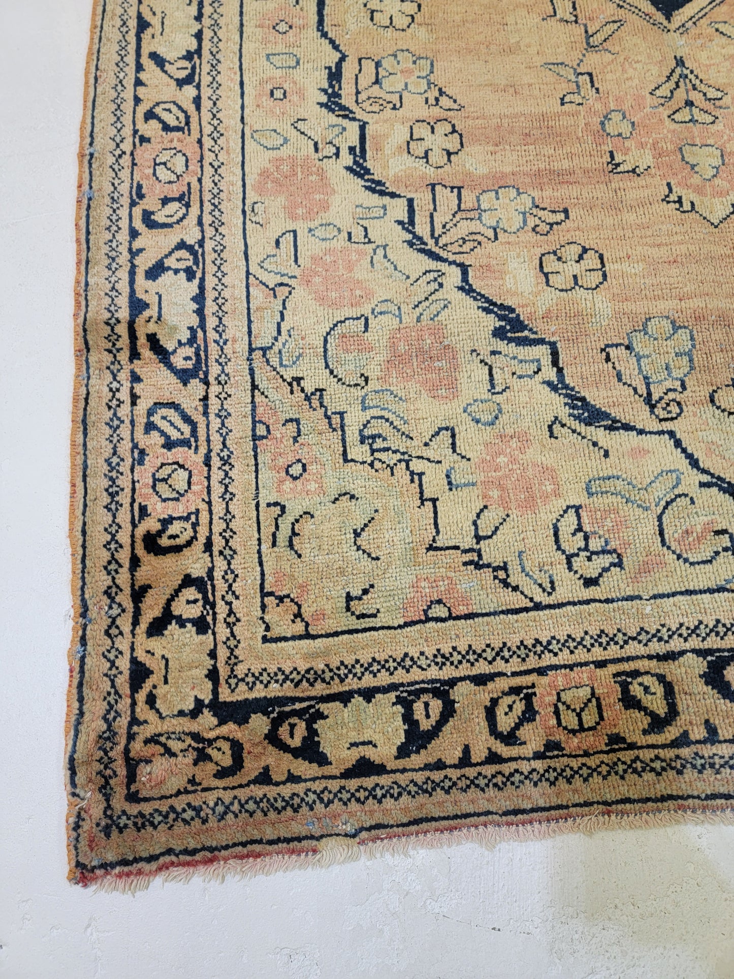 Antique Hand-Knotted Wool Area Rug Mahal 4'3" x 6'5"