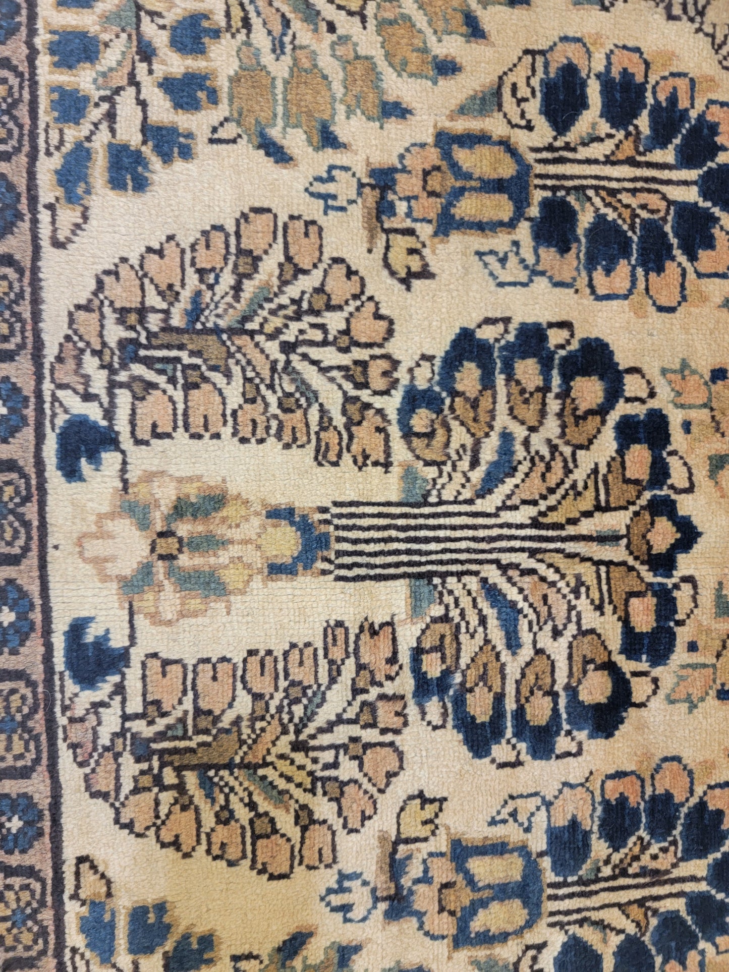 Antique Hand-Knotted Wool Area Rug Lillian 4'2" x 6'6"