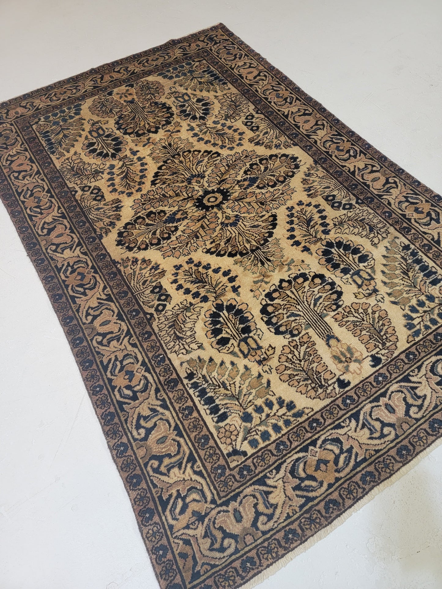 Antique Hand-Knotted Wool Area Rug Lillian 4'2" x 6'6"