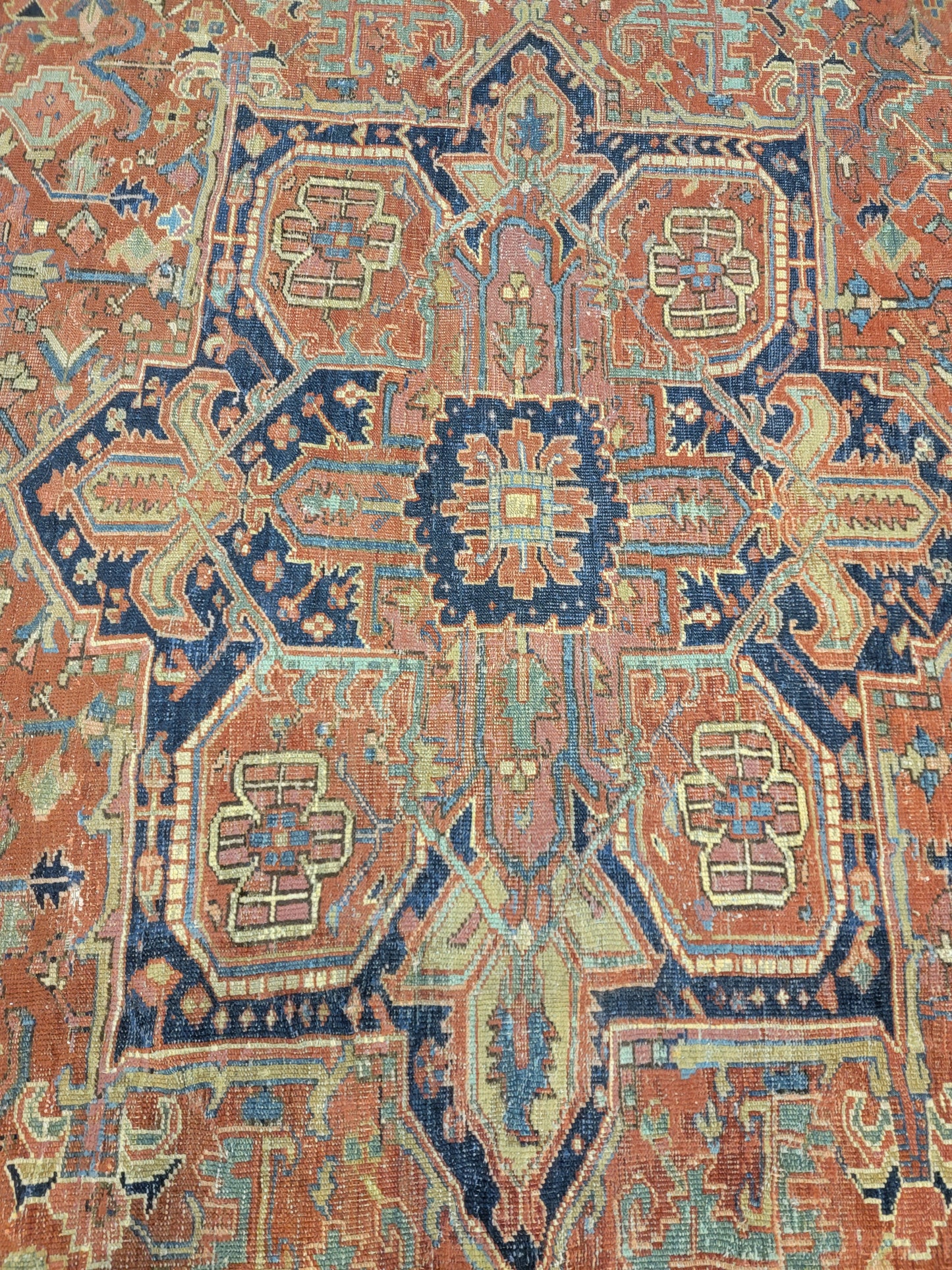 Antique Hand-Knotted Wool Area Rug Heriz Serapi 8'2" x 11'11"