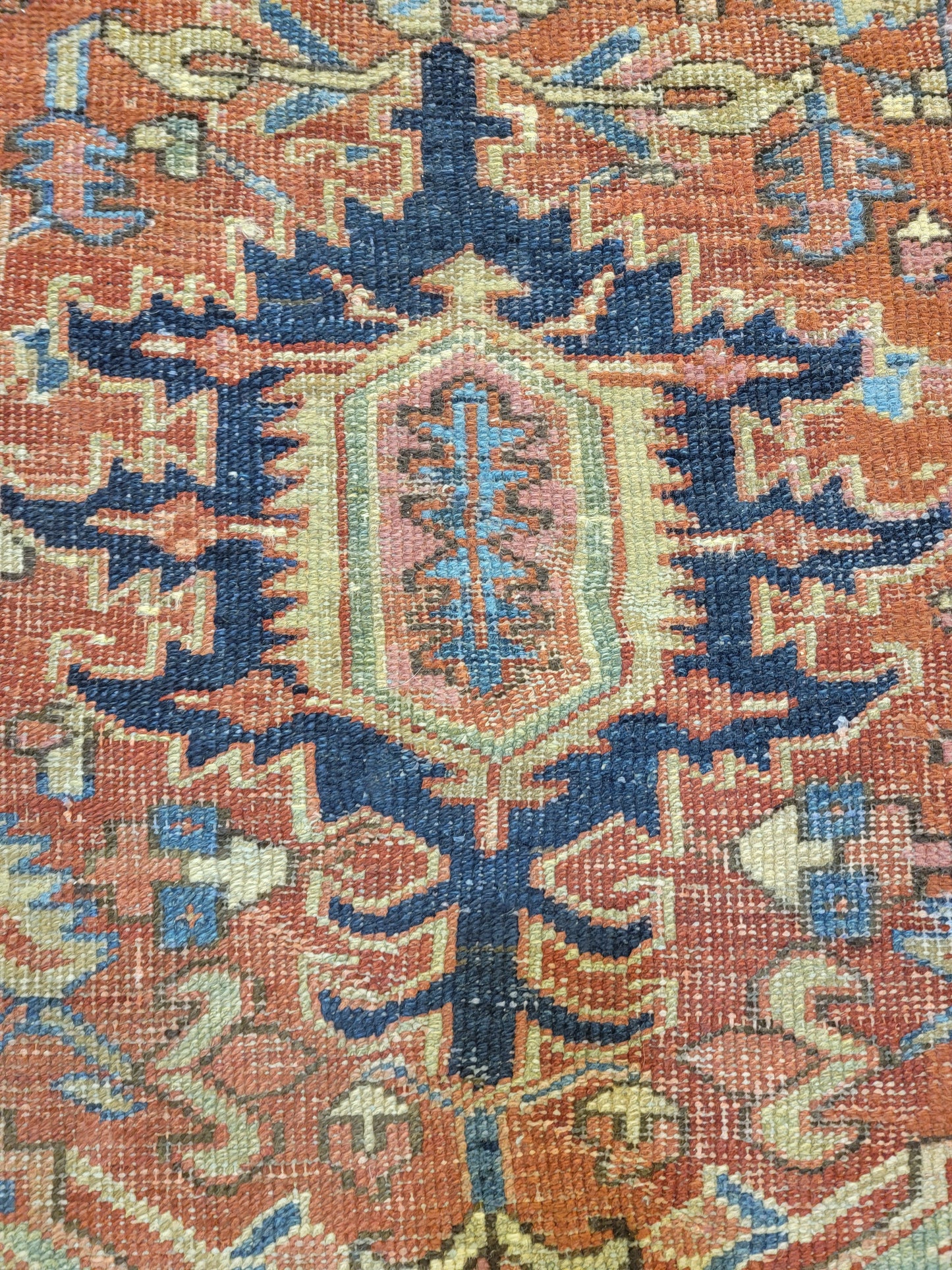 Antique Hand-Knotted Wool Area Rug Heriz Serapi 8'2" x 11'11"