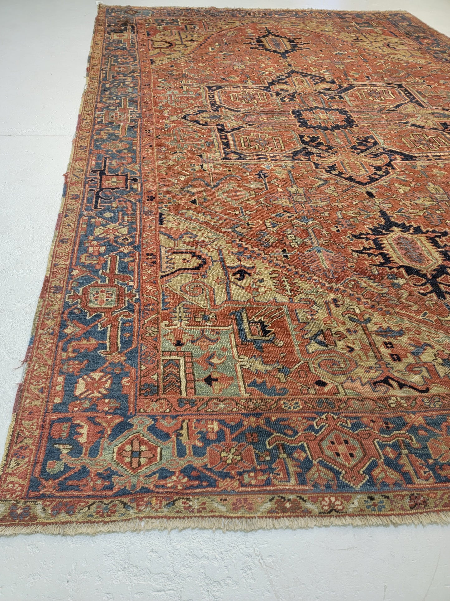 Antique Hand-Knotted Wool Area Rug Heriz Serapi 8'2" x 11'11"