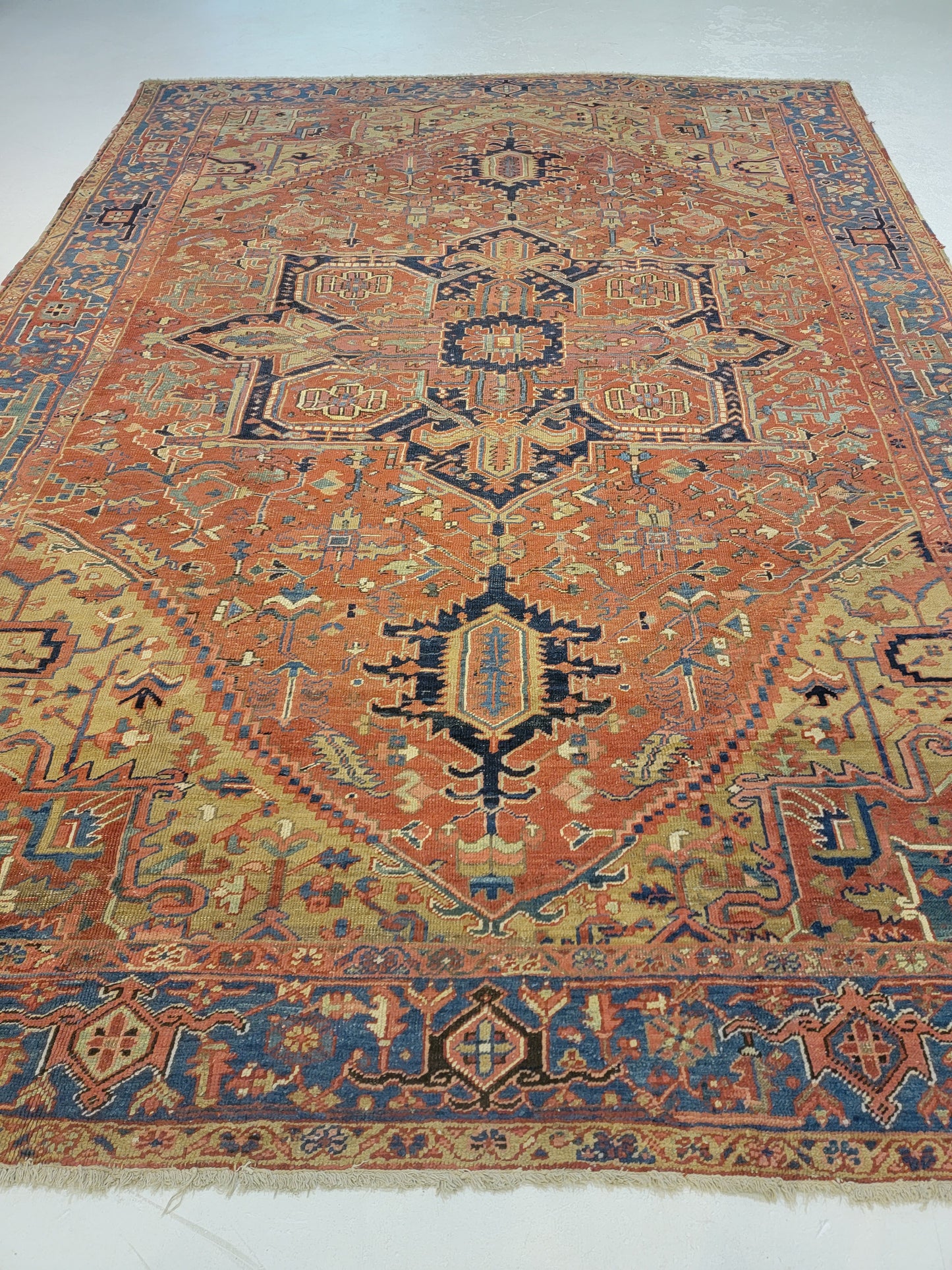 Antique Hand-Knotted Wool Area Rug Heriz Serapi 8'2" x 11'11"