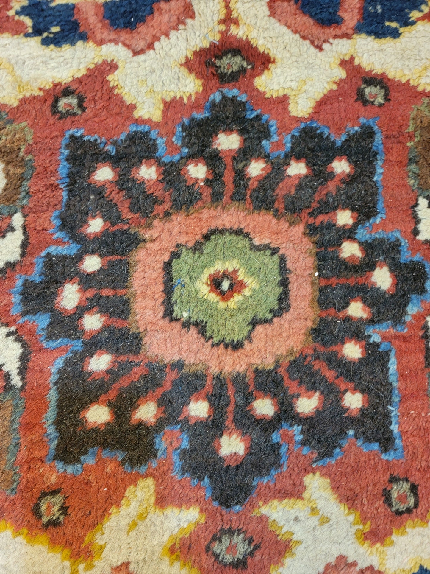 Antique Hand-Knotted Wool Area Rug Mahal 7'8" x 11'