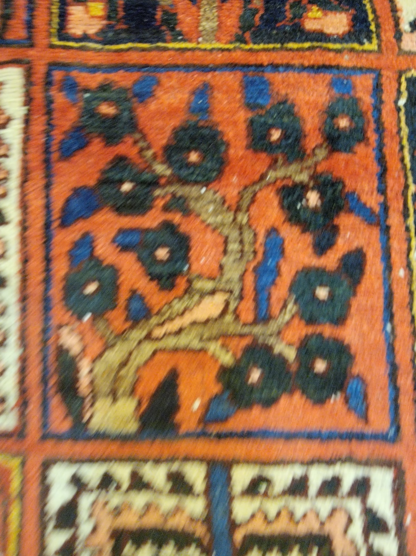 Hand-Knotted Wool Area Rug Bakhtiari 6'10" x 10'4"
