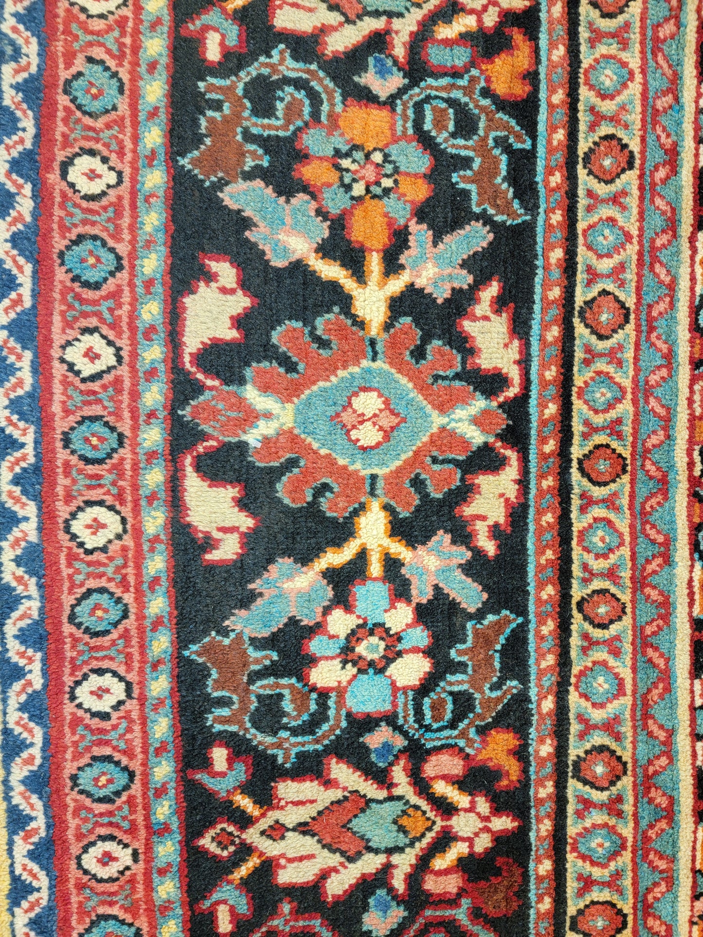 Hand-Knotted Wool Rug Mahal 7'10" x 11'3"
