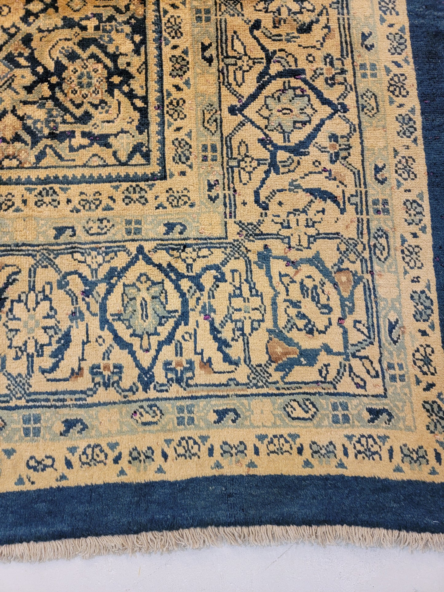 Hand-Knotted Wool Rug Mahal 9'7" x 12'11"