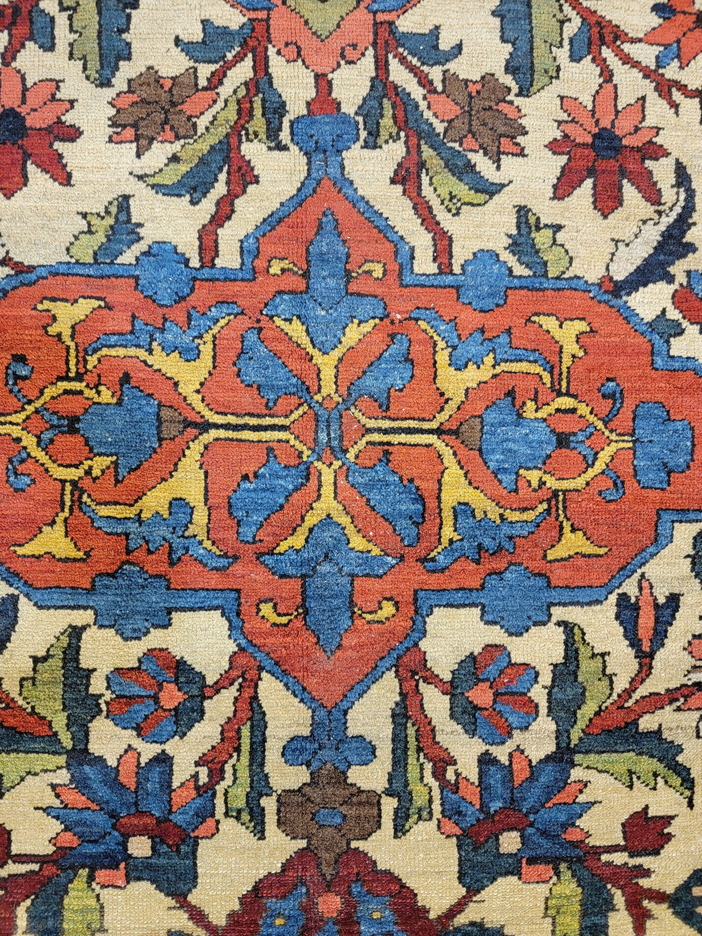 Hand-Knotted Wool Rug Bakhtiari 11'5" x 16'3"