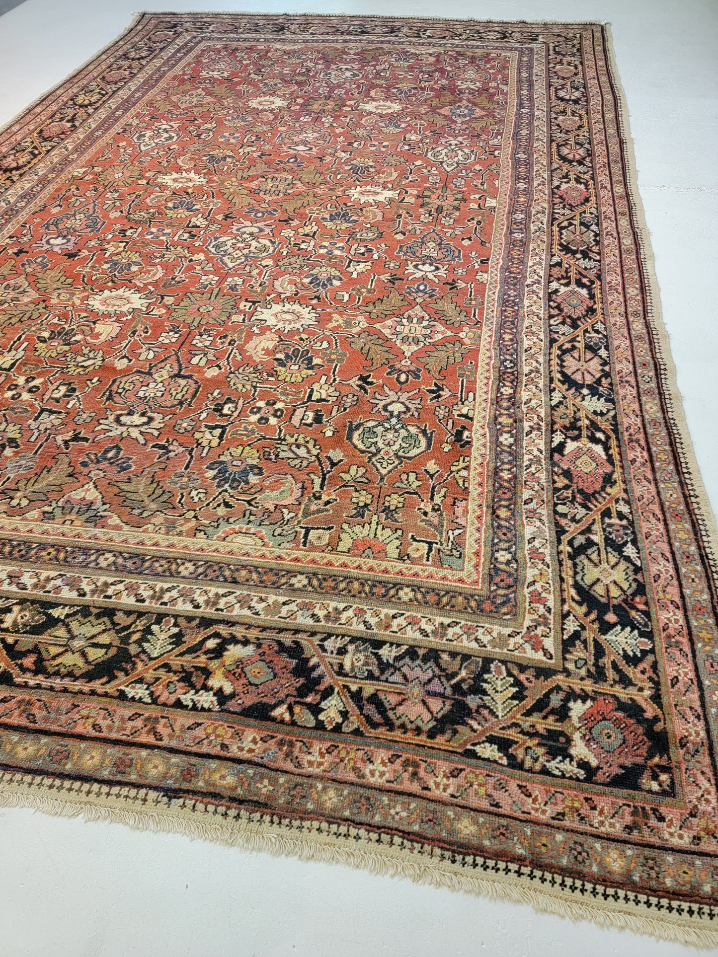 Hand-Knotted Wool Rug Mahal 10'6" x 17'5"