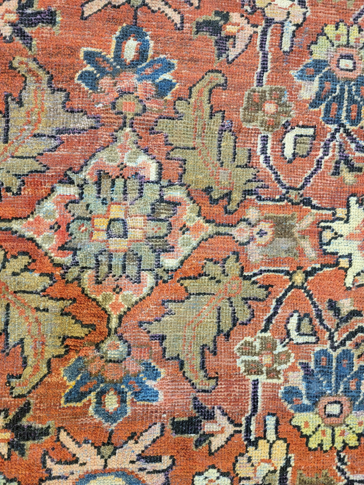 Hand-Knotted Wool Rug Mahal 10'6" x 17'5"