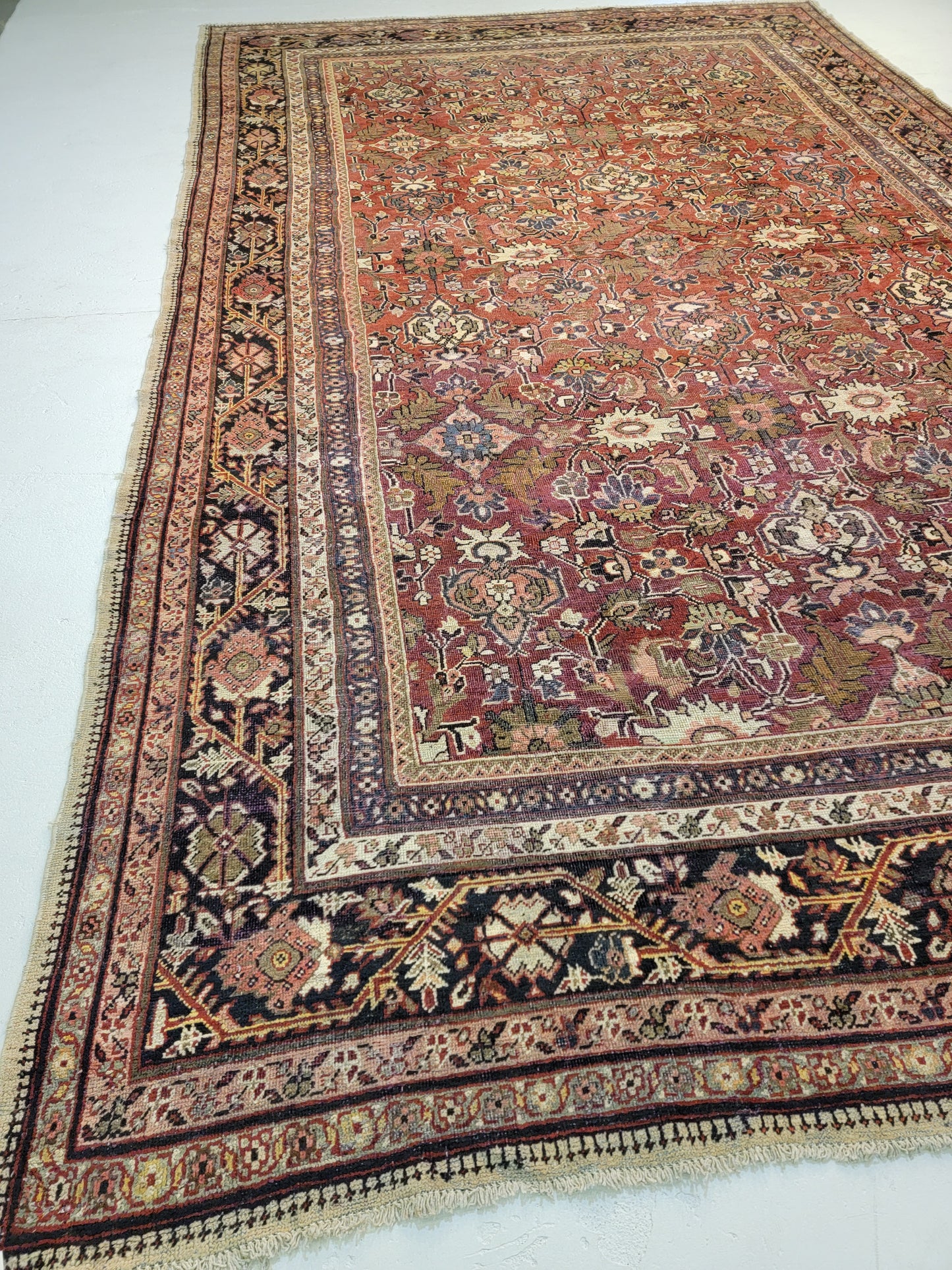 Hand-Knotted Wool Rug Mahal 10'6" x 17'5"