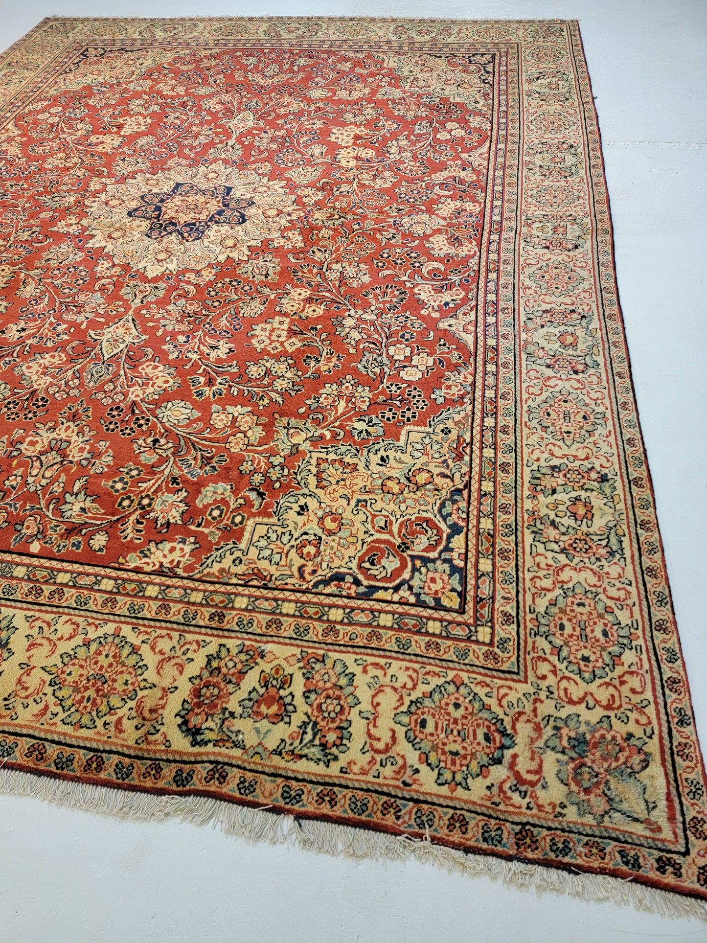 Hand-Knotted Wool Rug Mahal 10'3" x 13'1"