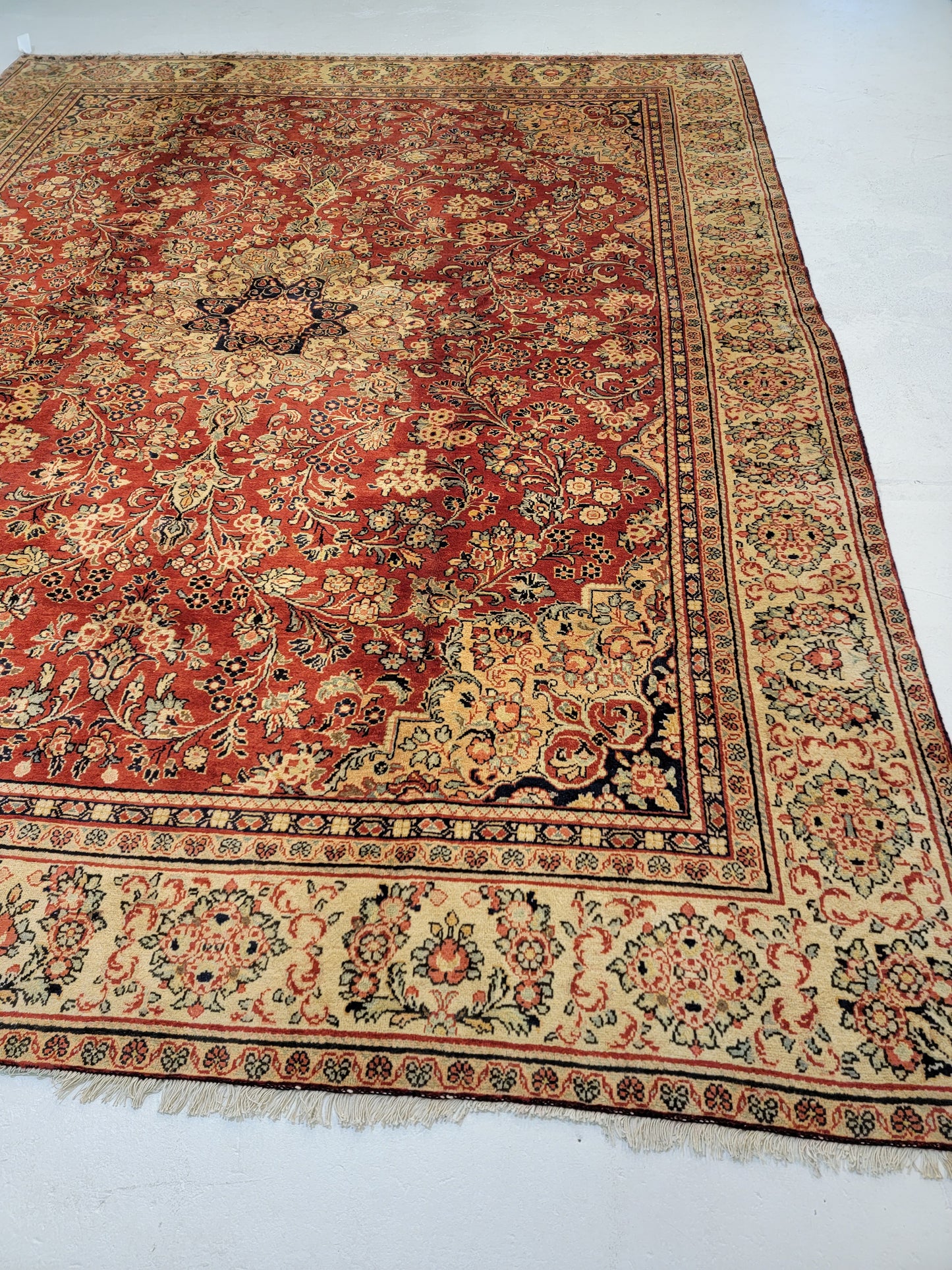 Hand-Knotted Wool Rug Mahal 10'3" x 13'1"