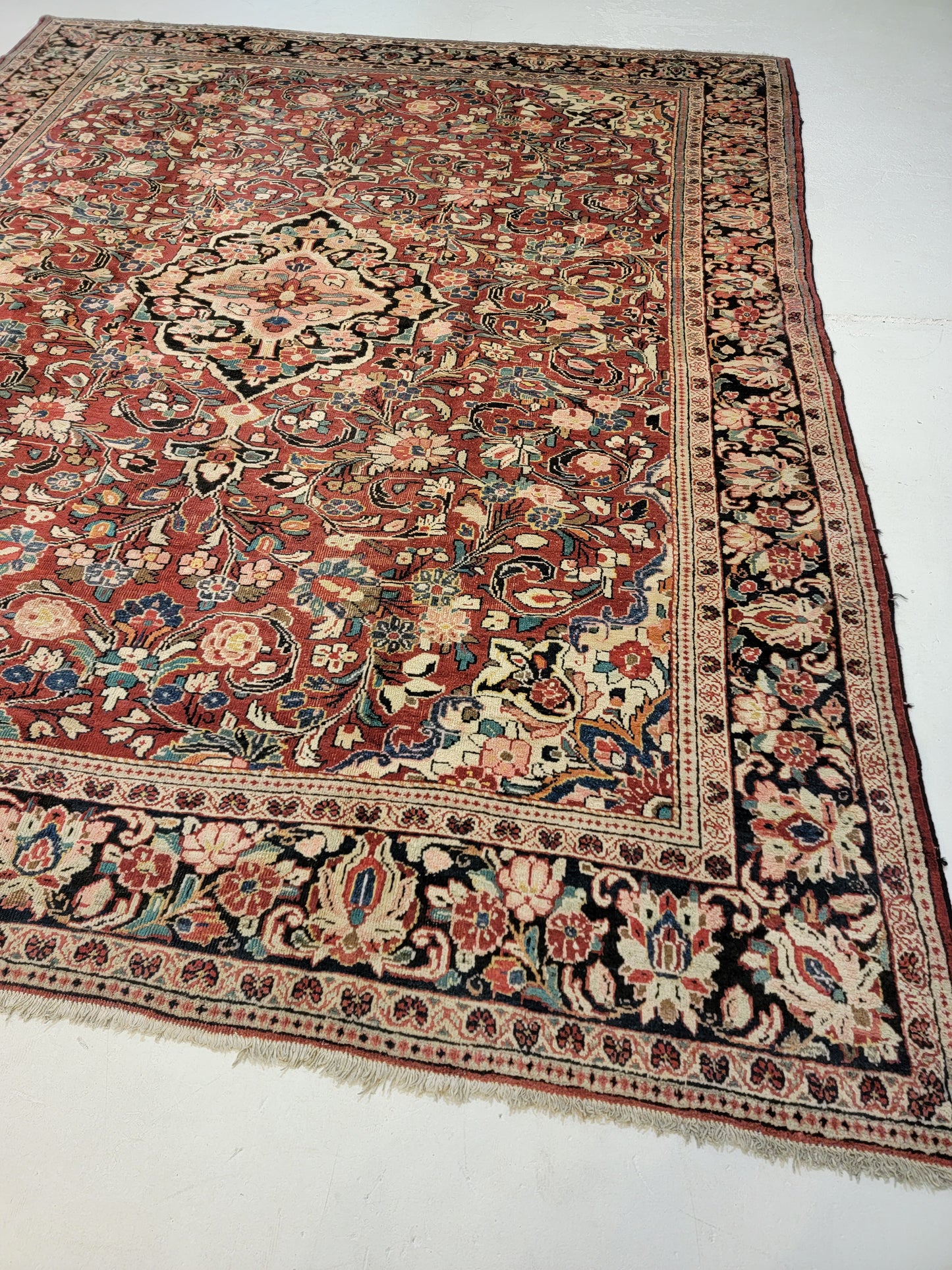 Hand-Knotted Wool Rug Mahal 9'3" x 11'6"