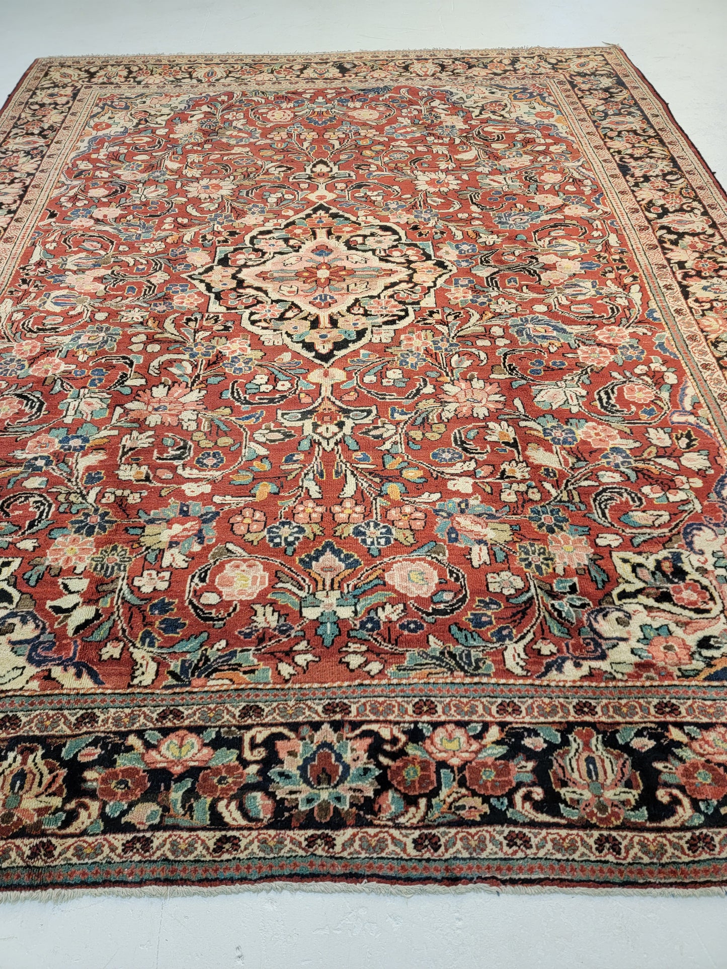 Hand-Knotted Wool Rug Mahal 9'3" x 11'6"