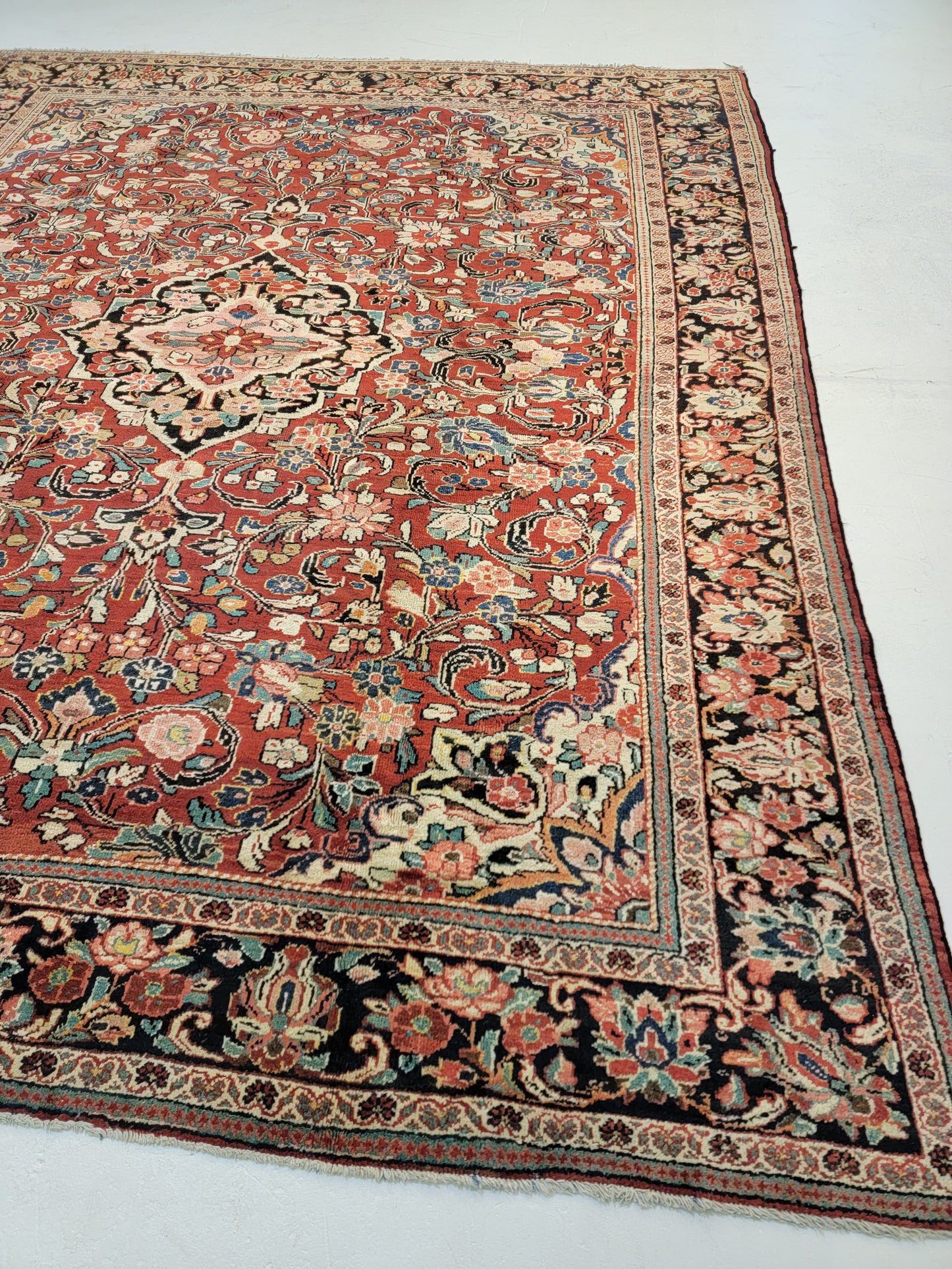 Hand-Knotted Wool Rug Mahal 9'3" x 11'6"