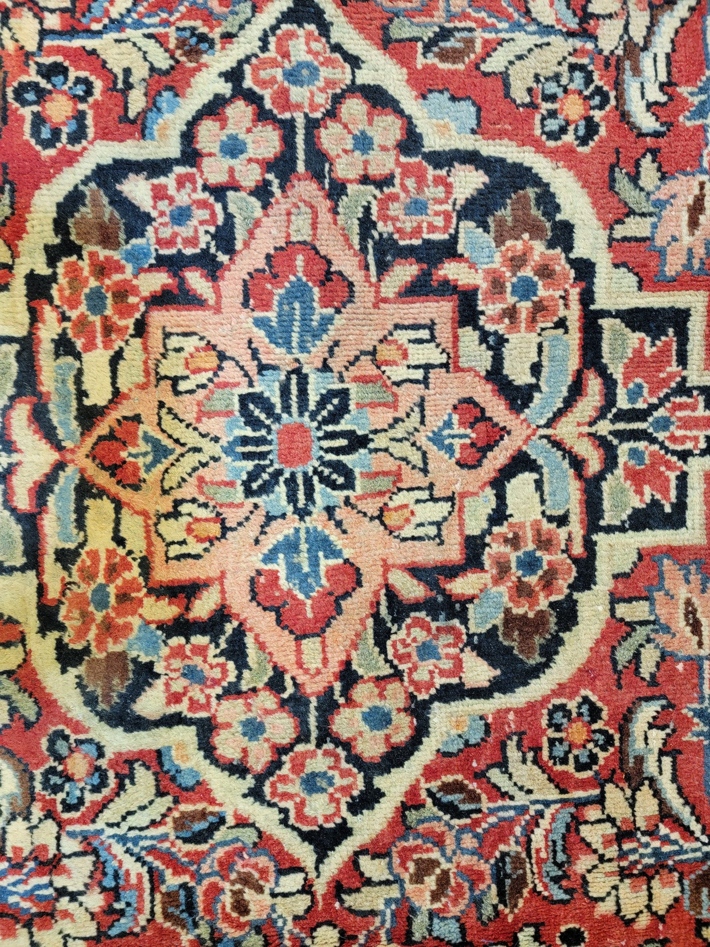 Hand-Knotted Wool Rug Mahal 9' x 12'