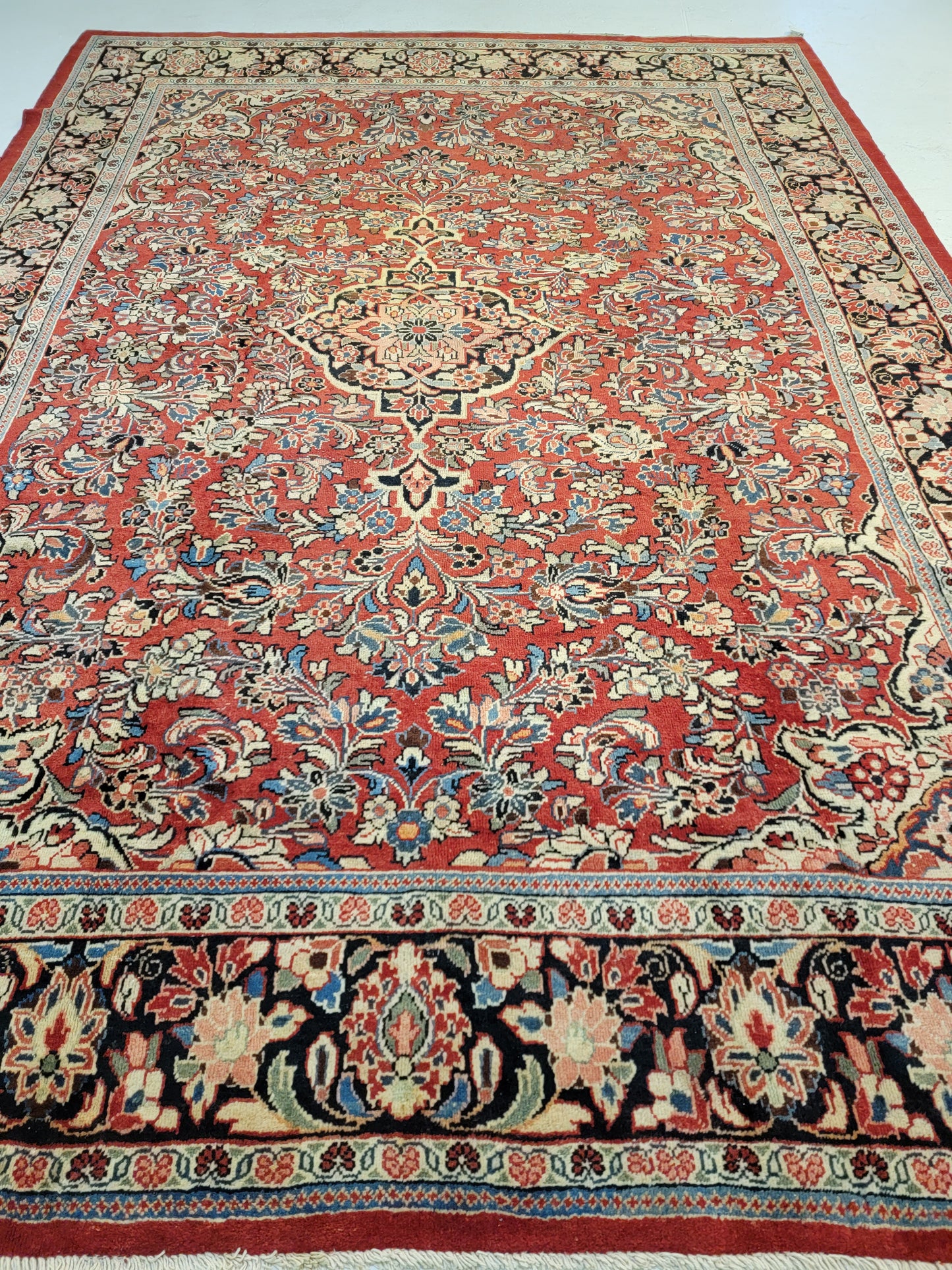 Hand-Knotted Wool Rug Mahal 9' x 12'
