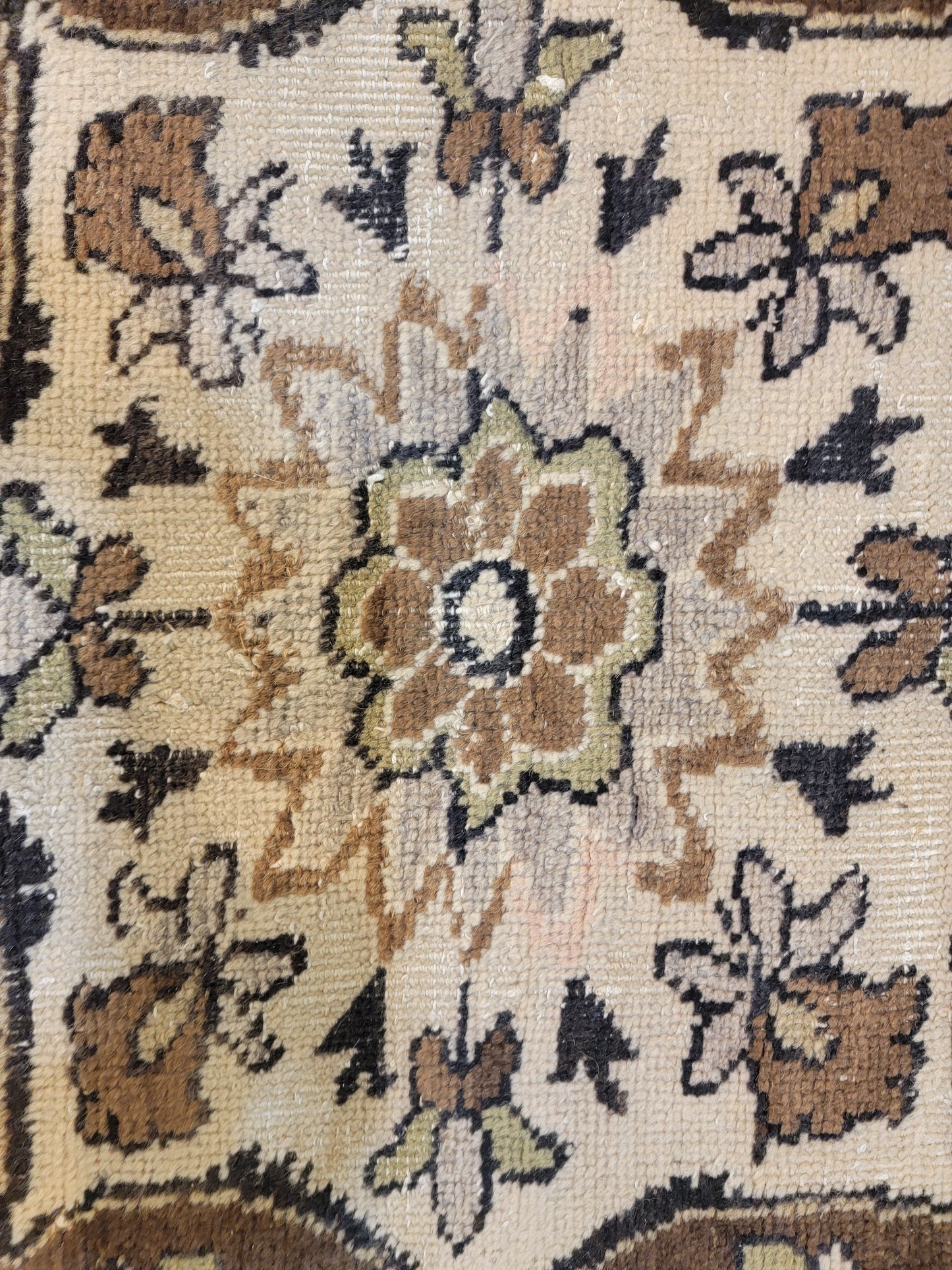 Hand-Knotted Wool Rug Semnan 9' x 12'3"