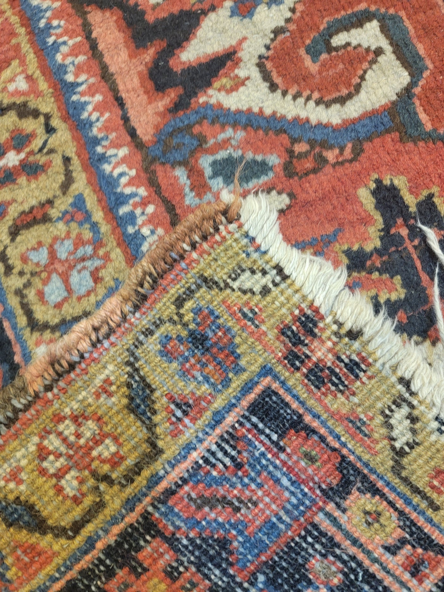 Antique Hand-Knotted Wool Rug Heriz Serapi 8'9" x 12'