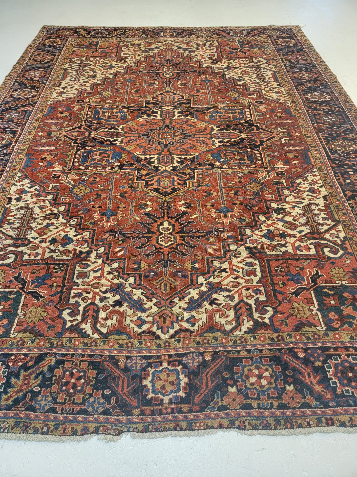 Antique Hand-Knotted Wool Rug Heriz Serapi 8' x 11'3"
