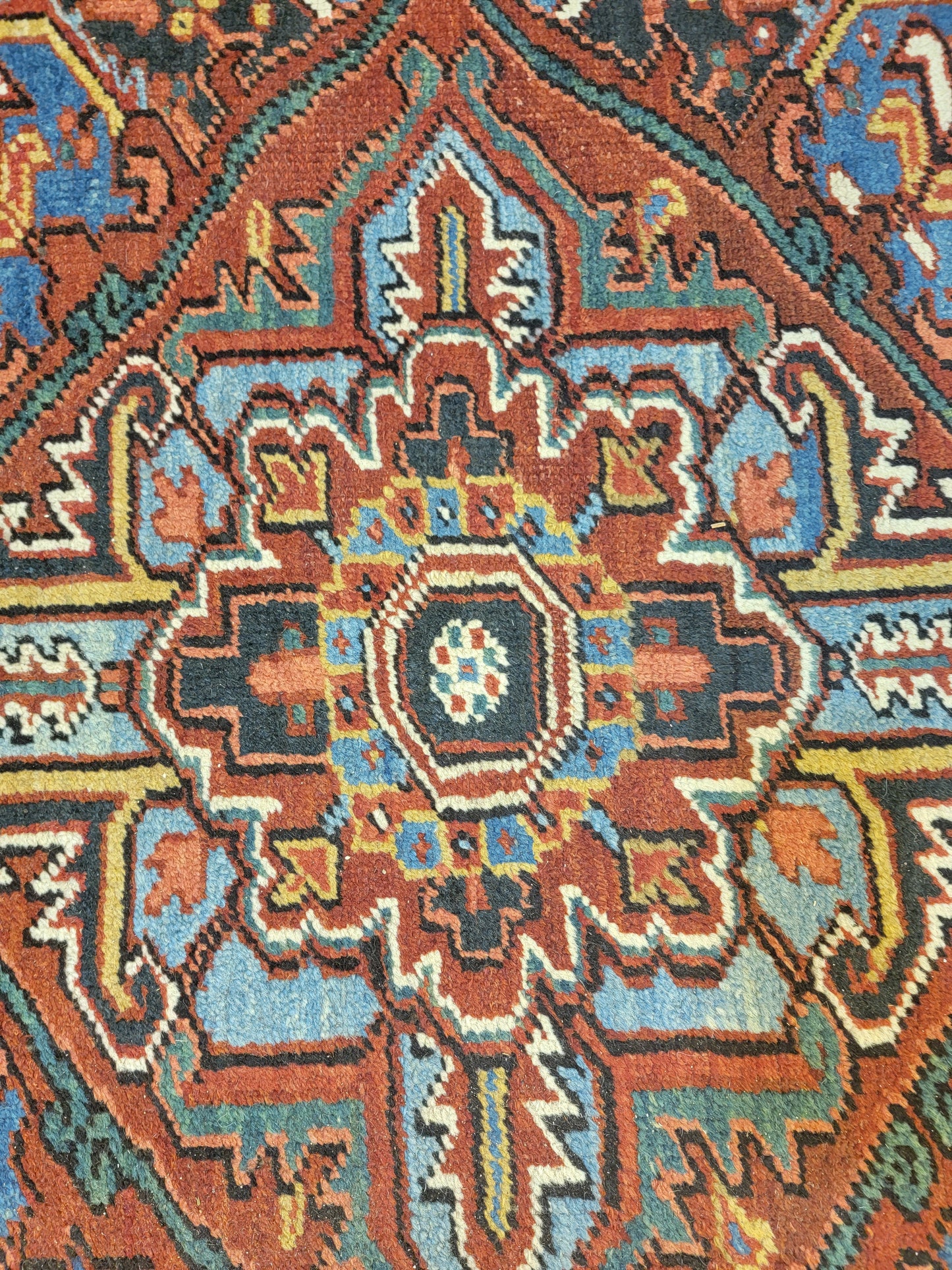 Antique Hand-Knotted Wool Rug Heriz Serapi 7'10" x 9'10"