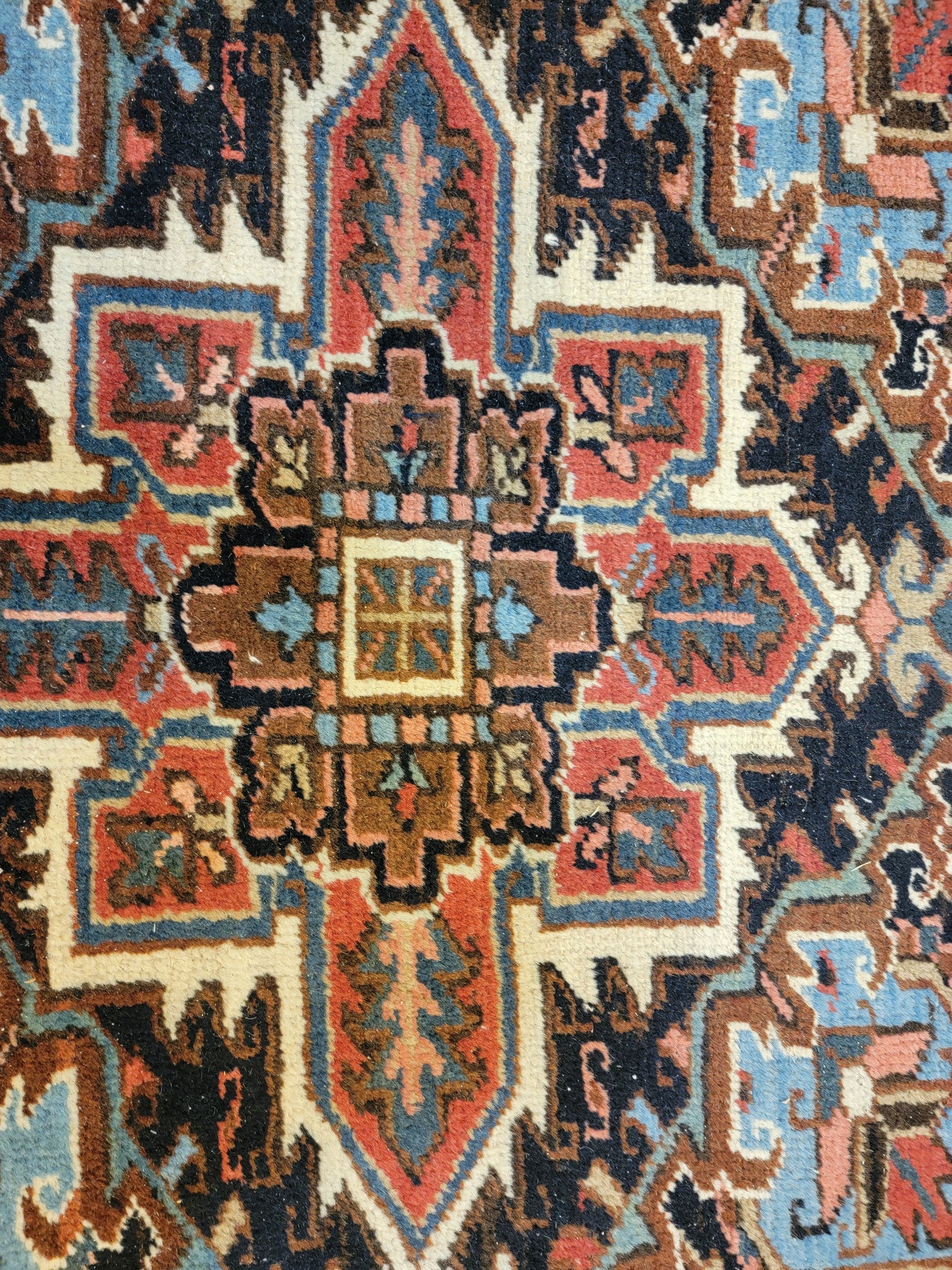Antique Hand-Knotted Wool Rug Heriz Serapi 8'4" x 10'9"