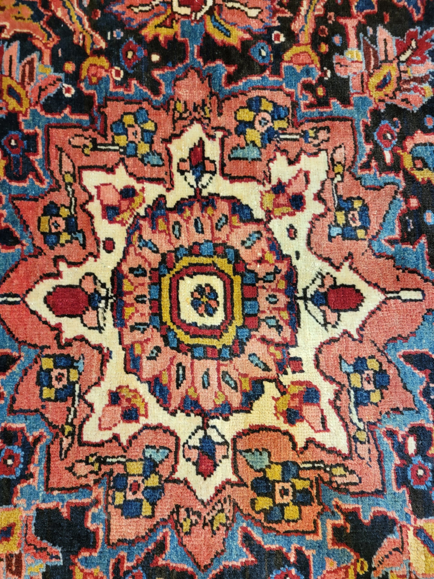 Antique Hand-Knotted Wool Rug Heriz 9'10" x 13'3"
