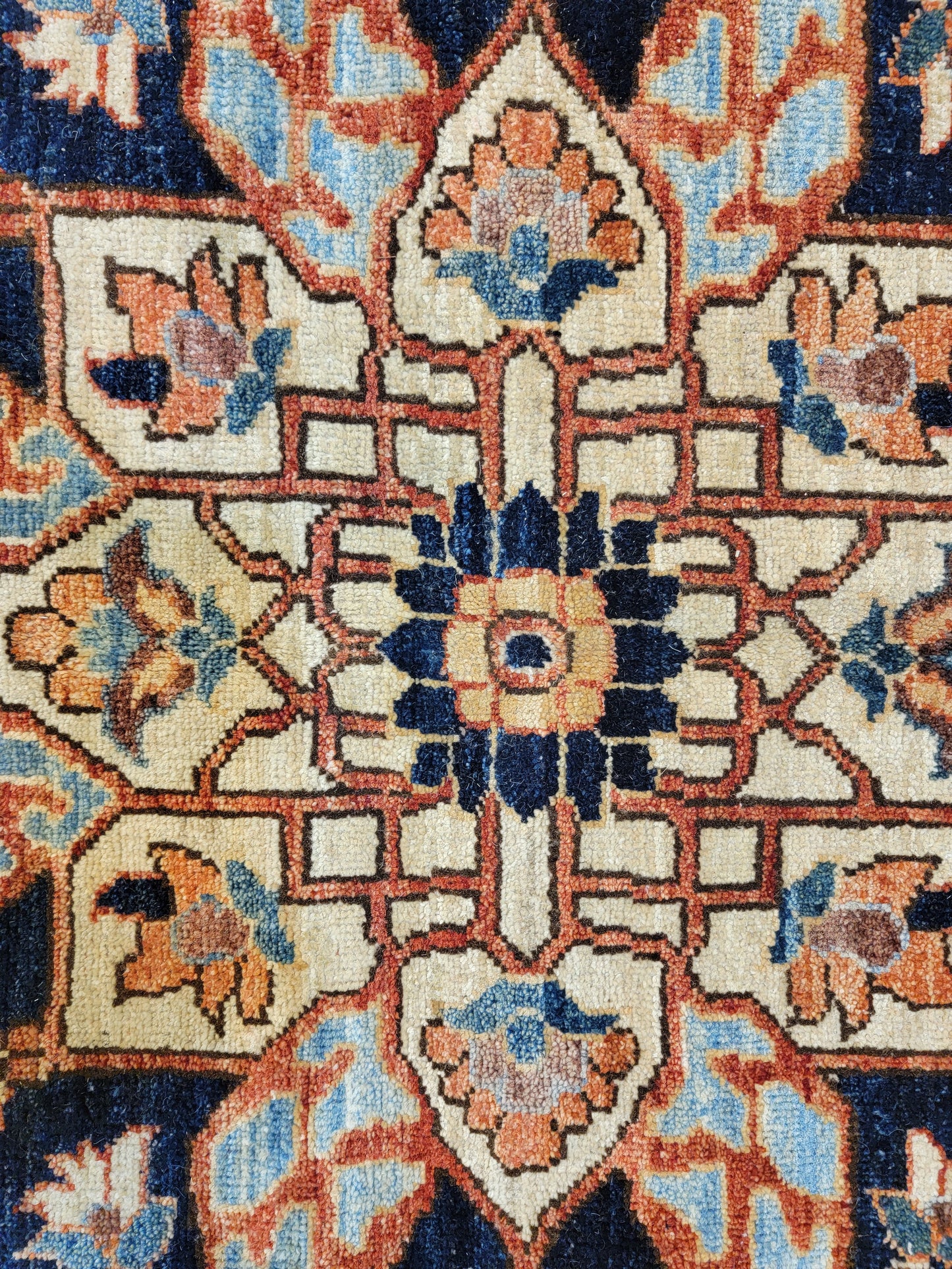 Hand-Knotted Wool Rug Heriz Serapi 11'9" x 14'5"