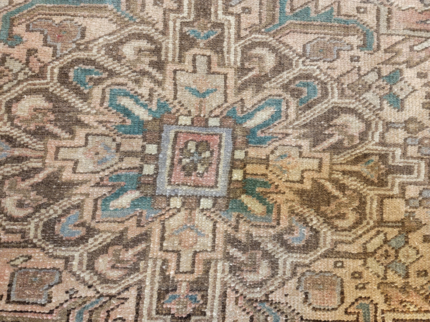 Antique Hand-Knotted Wool Rug Heriz 9'10" x 13'