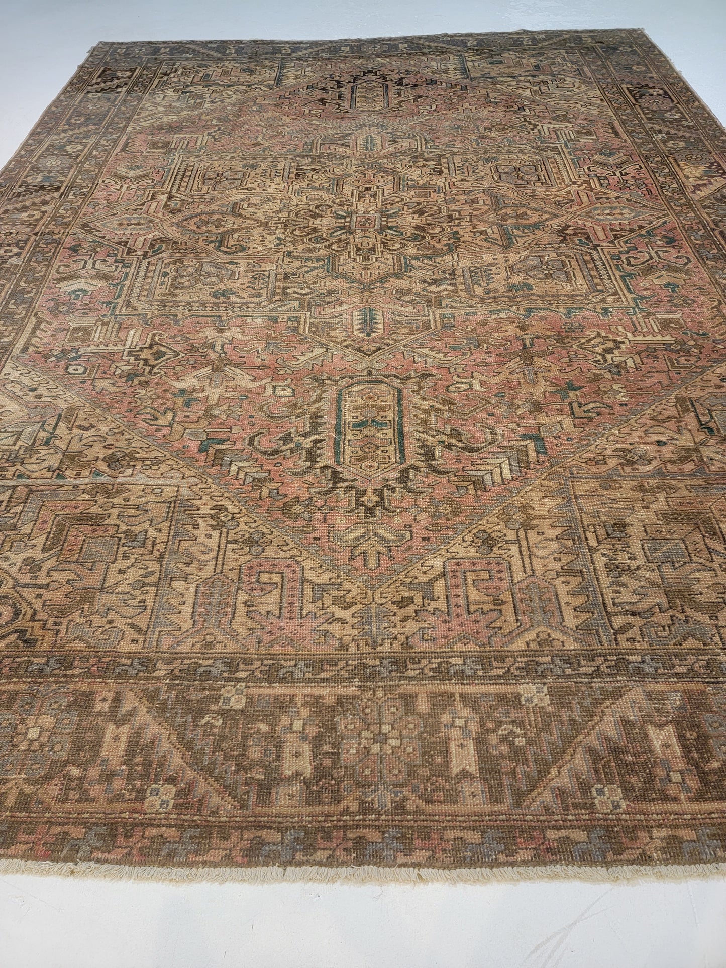 Antique Hand-Knotted Wool Rug Heriz 9'10" x 13'