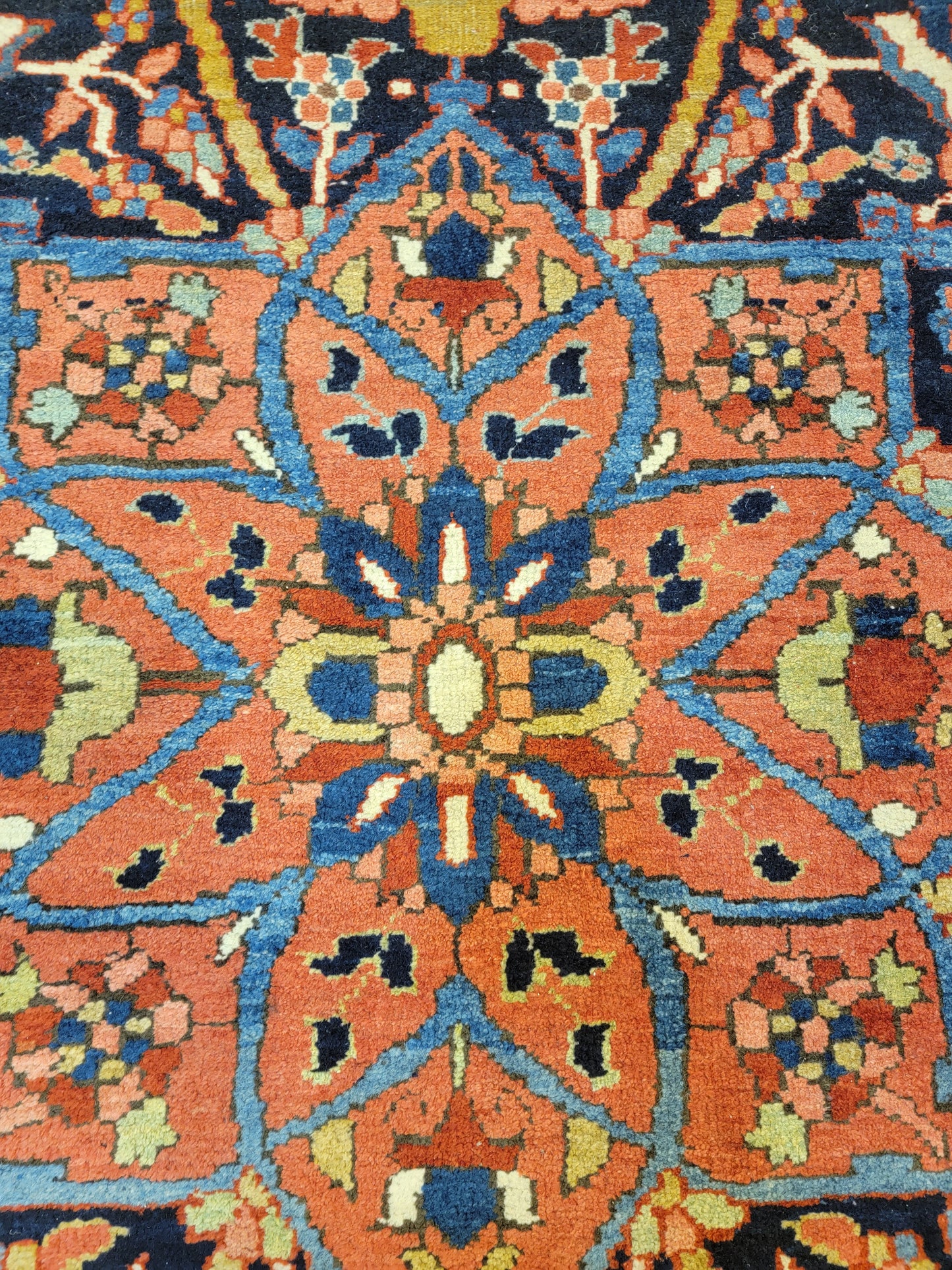 Antique Hand-Knotted Wool Rug Heriz 9'9" x 11'10"