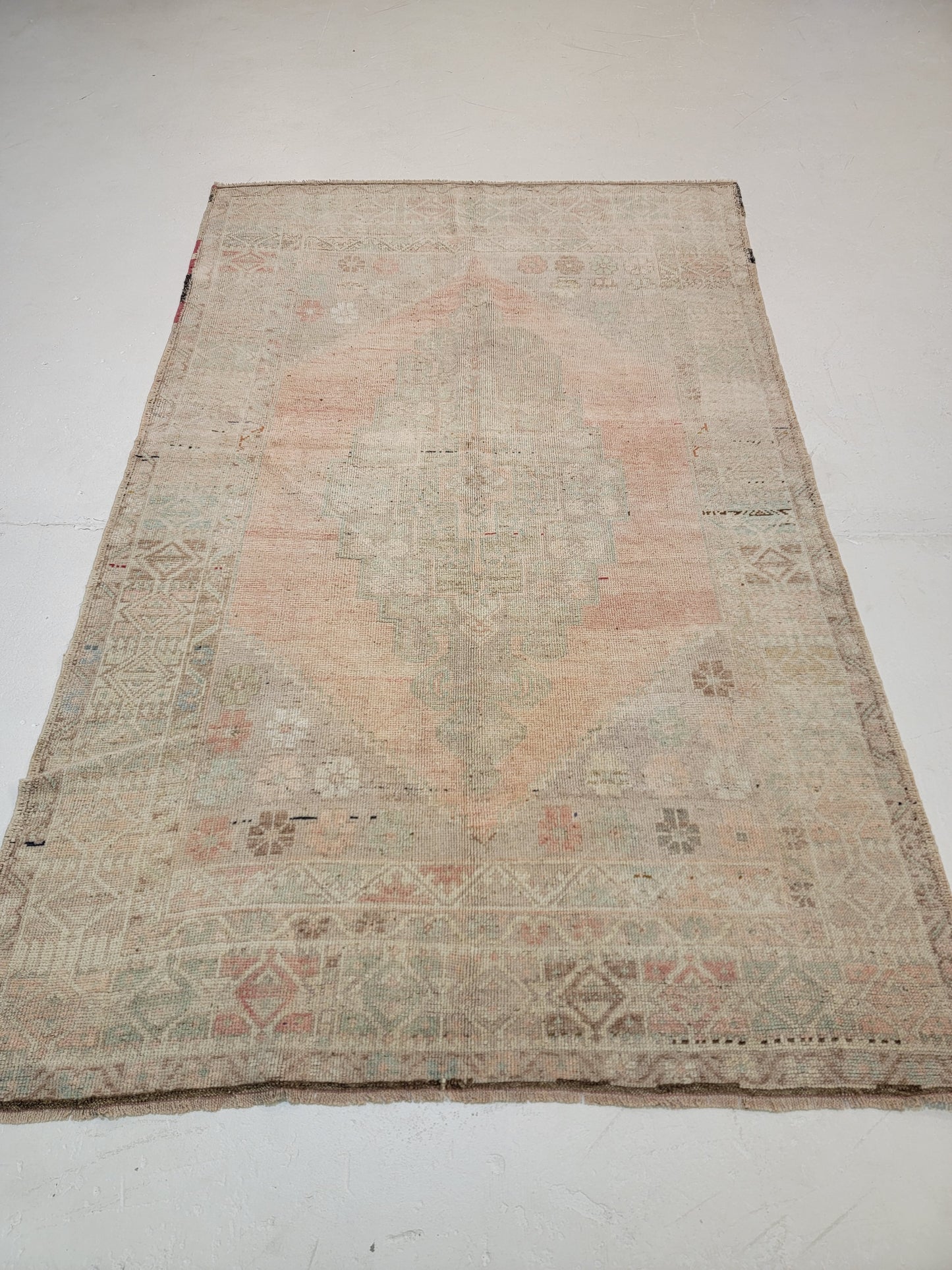 Hand-Knotted Wool Area Rug Turkish Oushak 4'7" x 7'4"