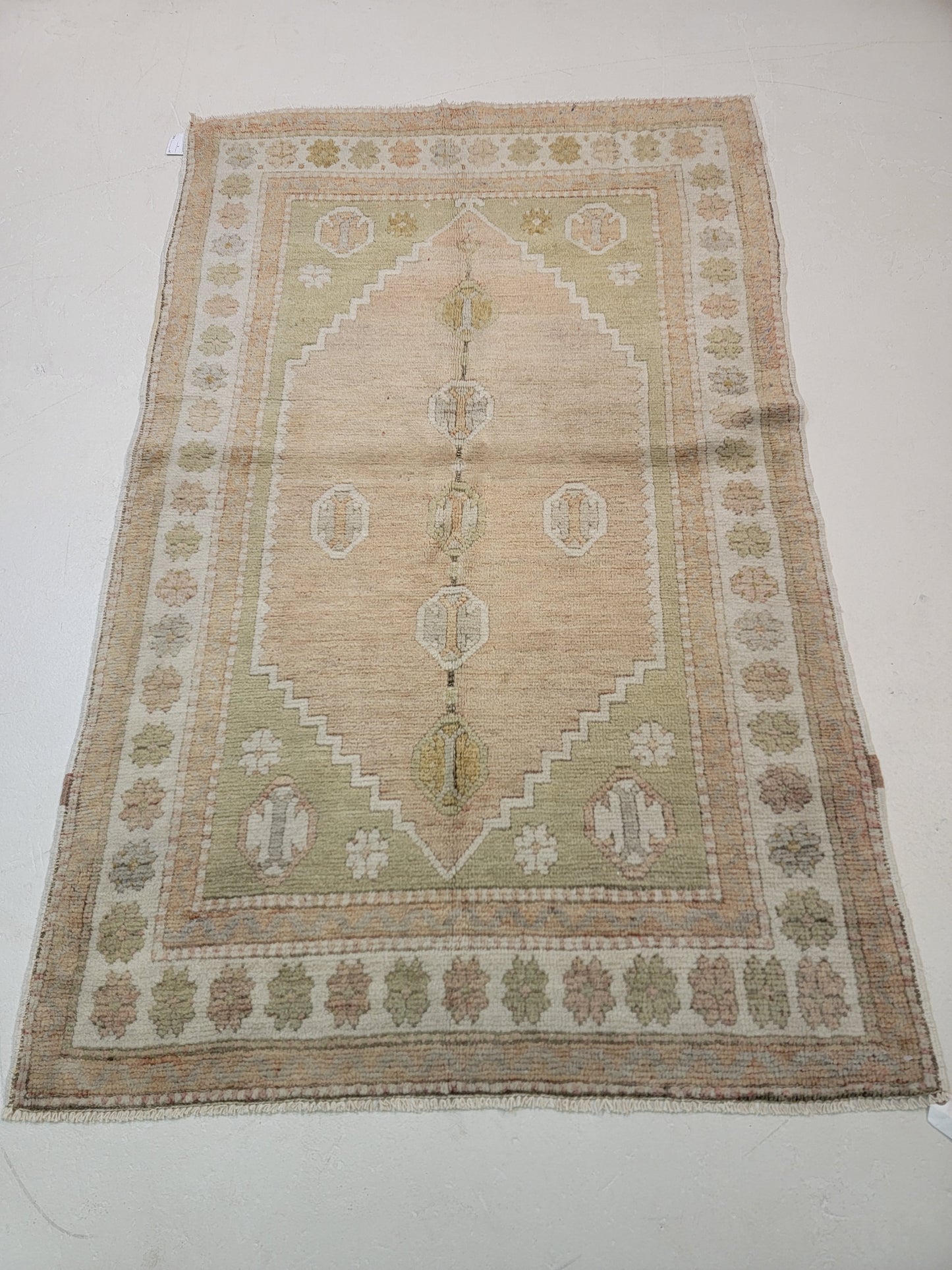 Hand-Knotted Wool Area Rug Turkish Oushak 3'1" x 5'