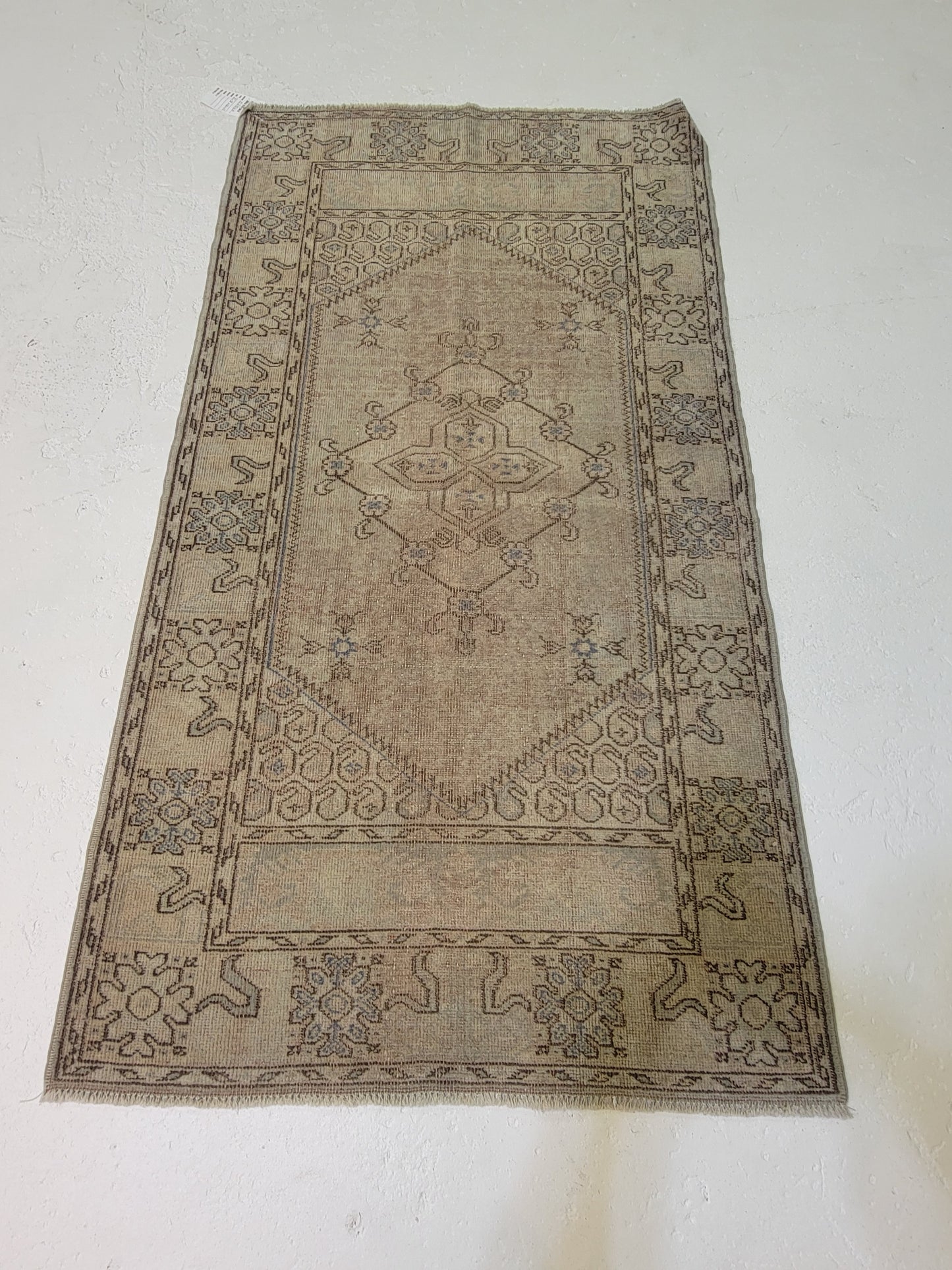 Hand-Knotted Wool Area Rug Turkish Oushak 2'8" x 4'11"