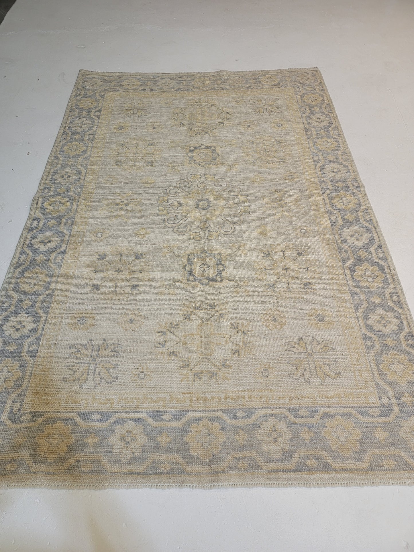Hand-Knotted Wool Area Rug Turkish Oushak 4' x 6'