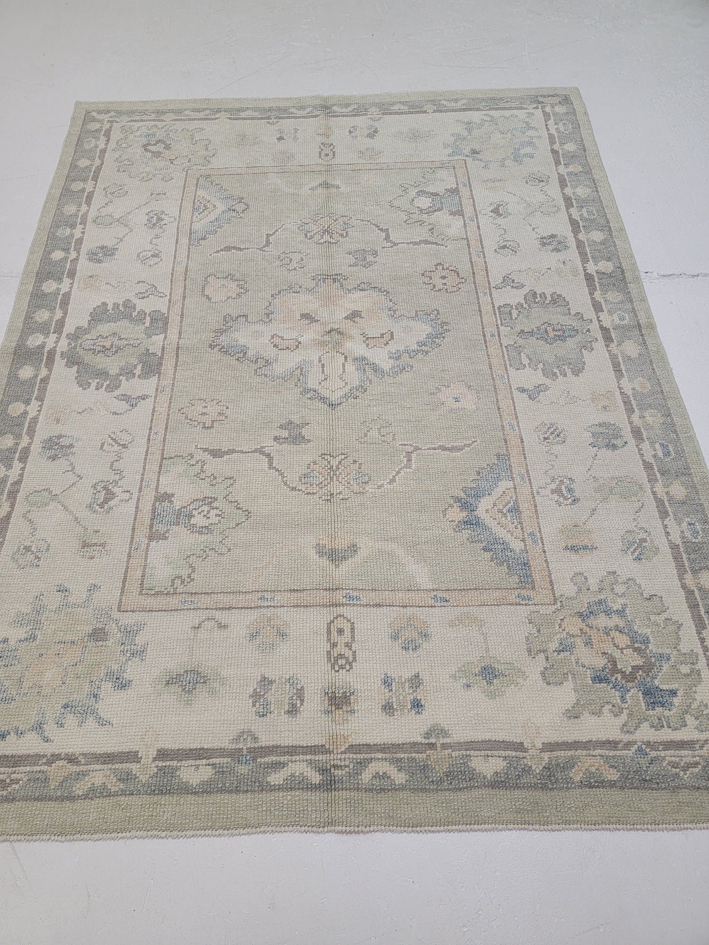 Hand-Knotted Wool Area Rug Turkish Oushak 4'11" x 6'6"